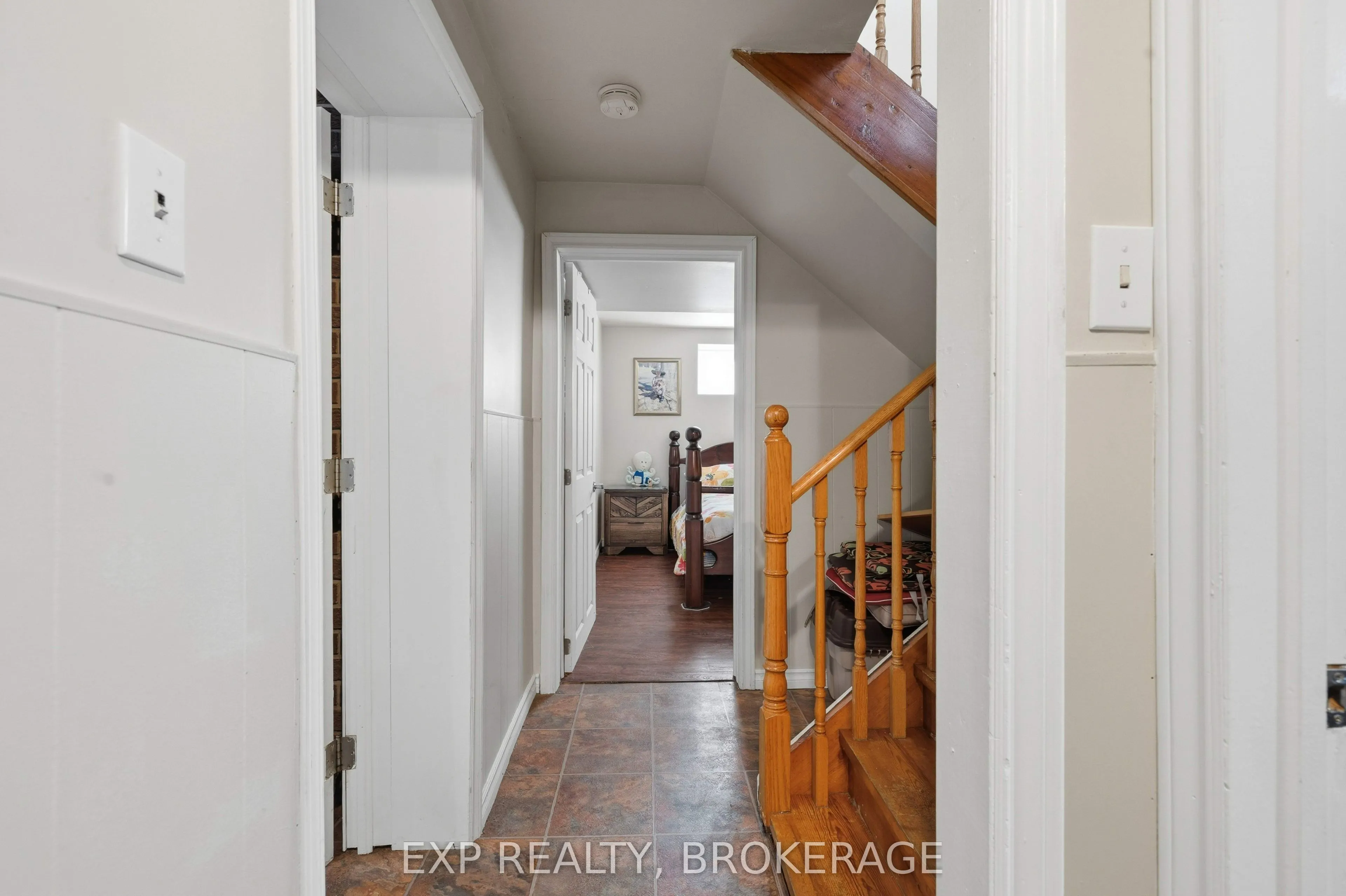 121 Butler Street E
