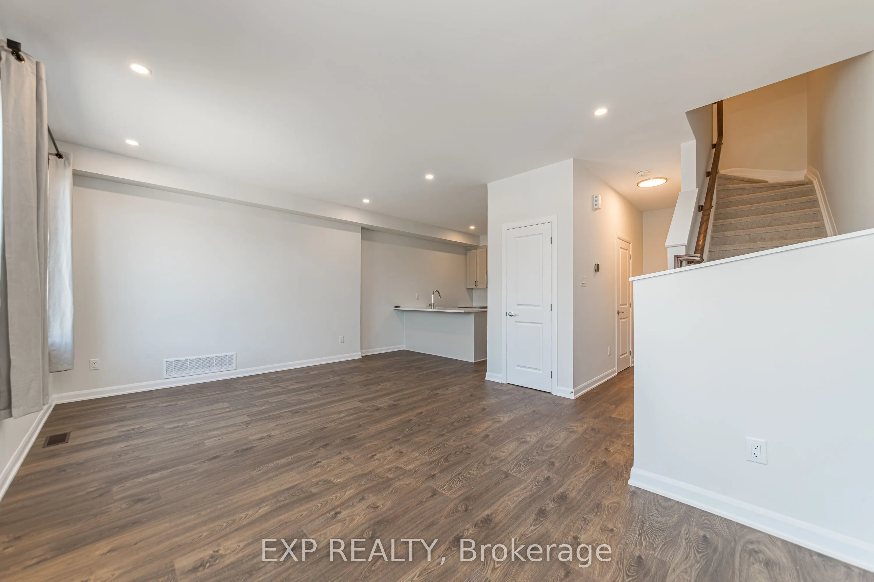 659 Moonglade Crescent