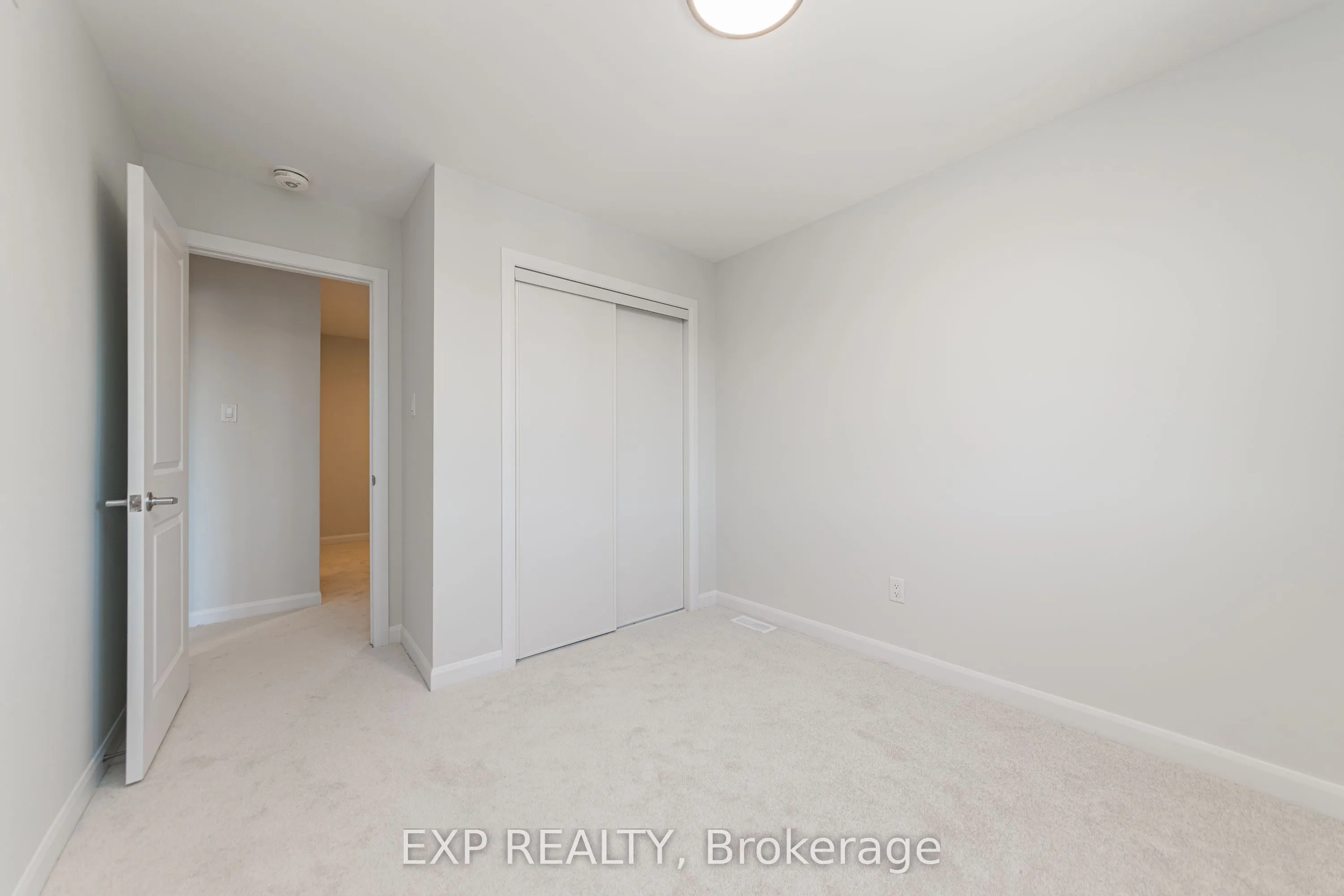 659 Moonglade Crescent