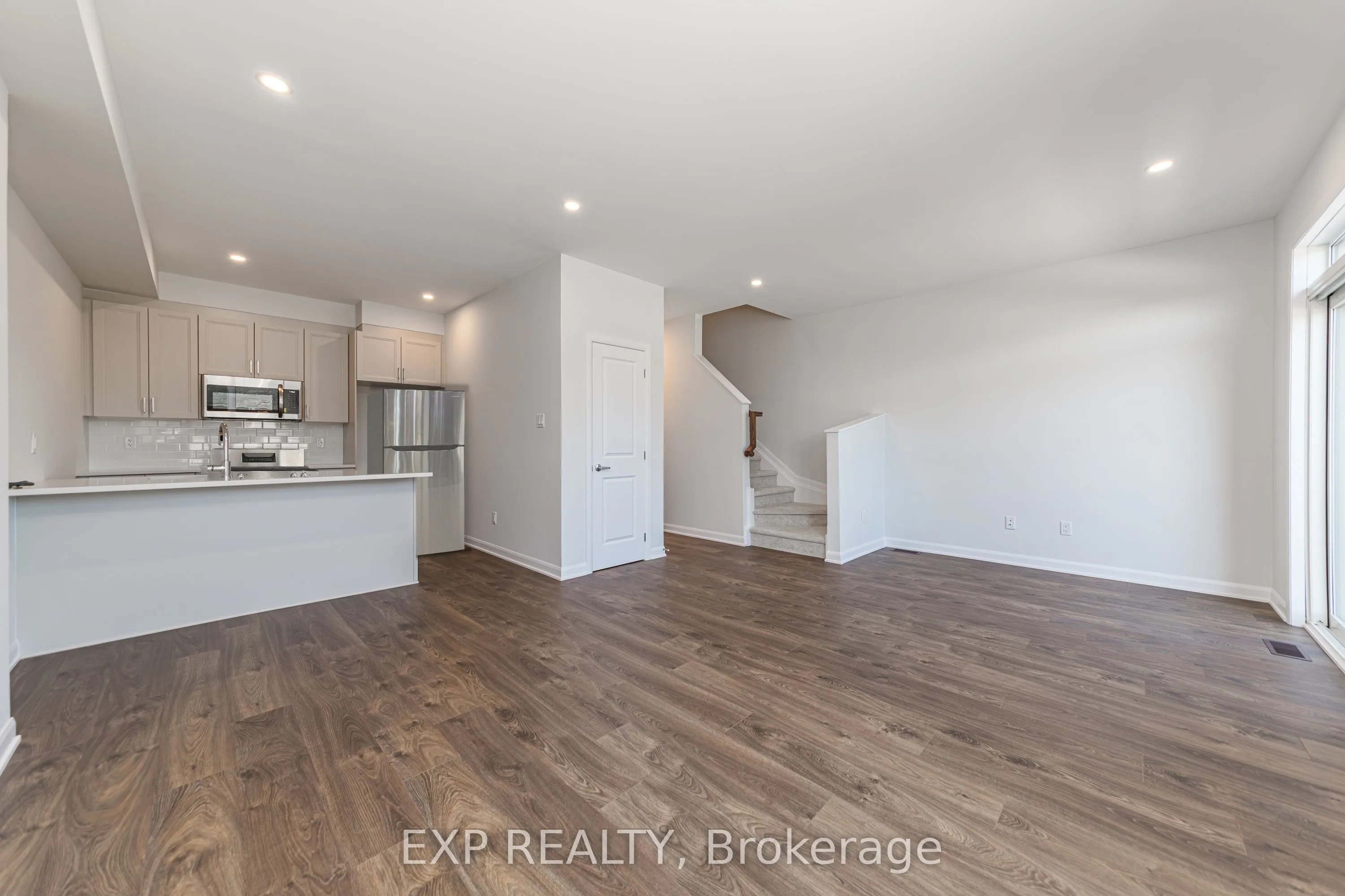 659 Moonglade Crescent
