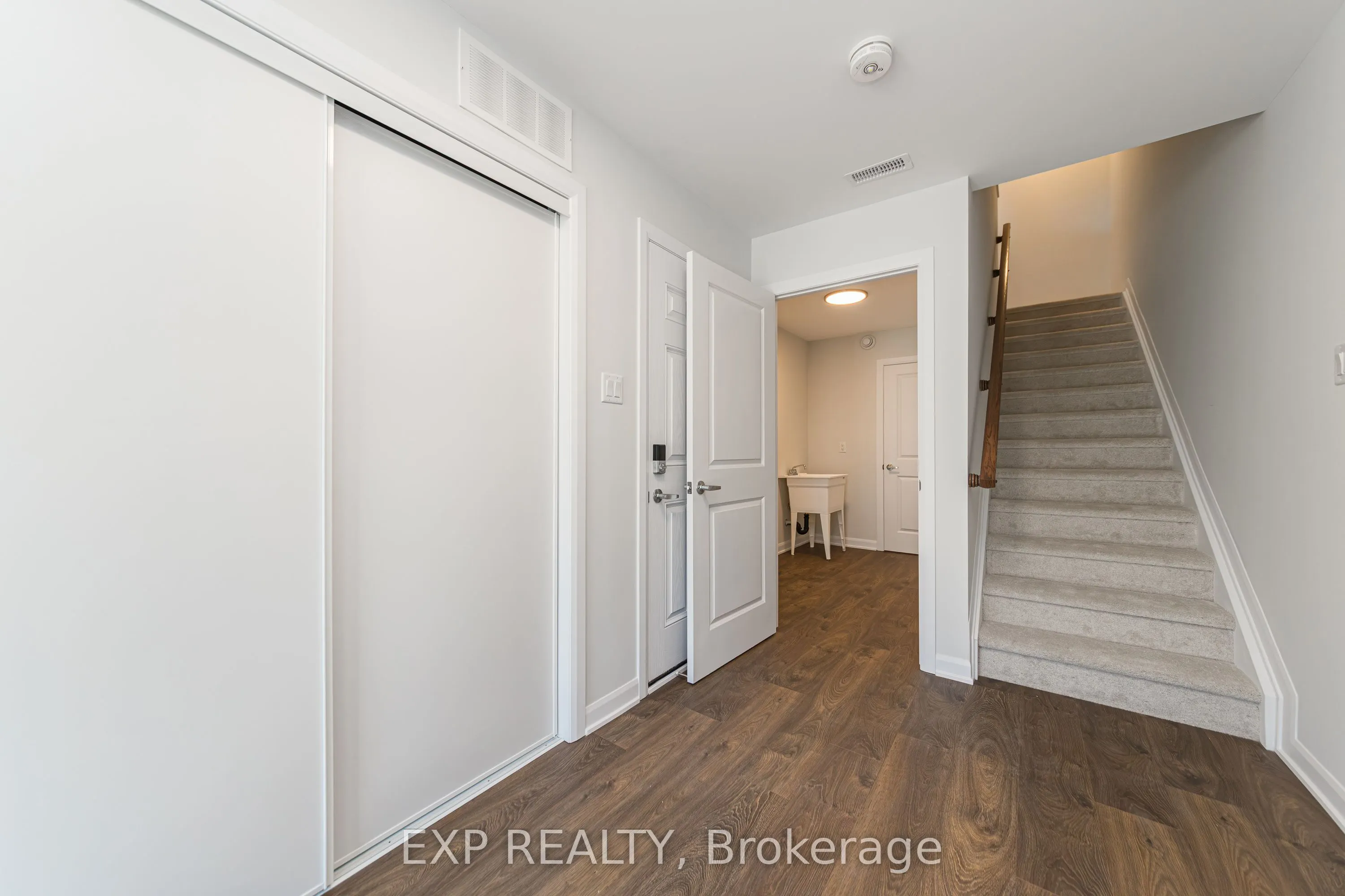 659 Moonglade Crescent