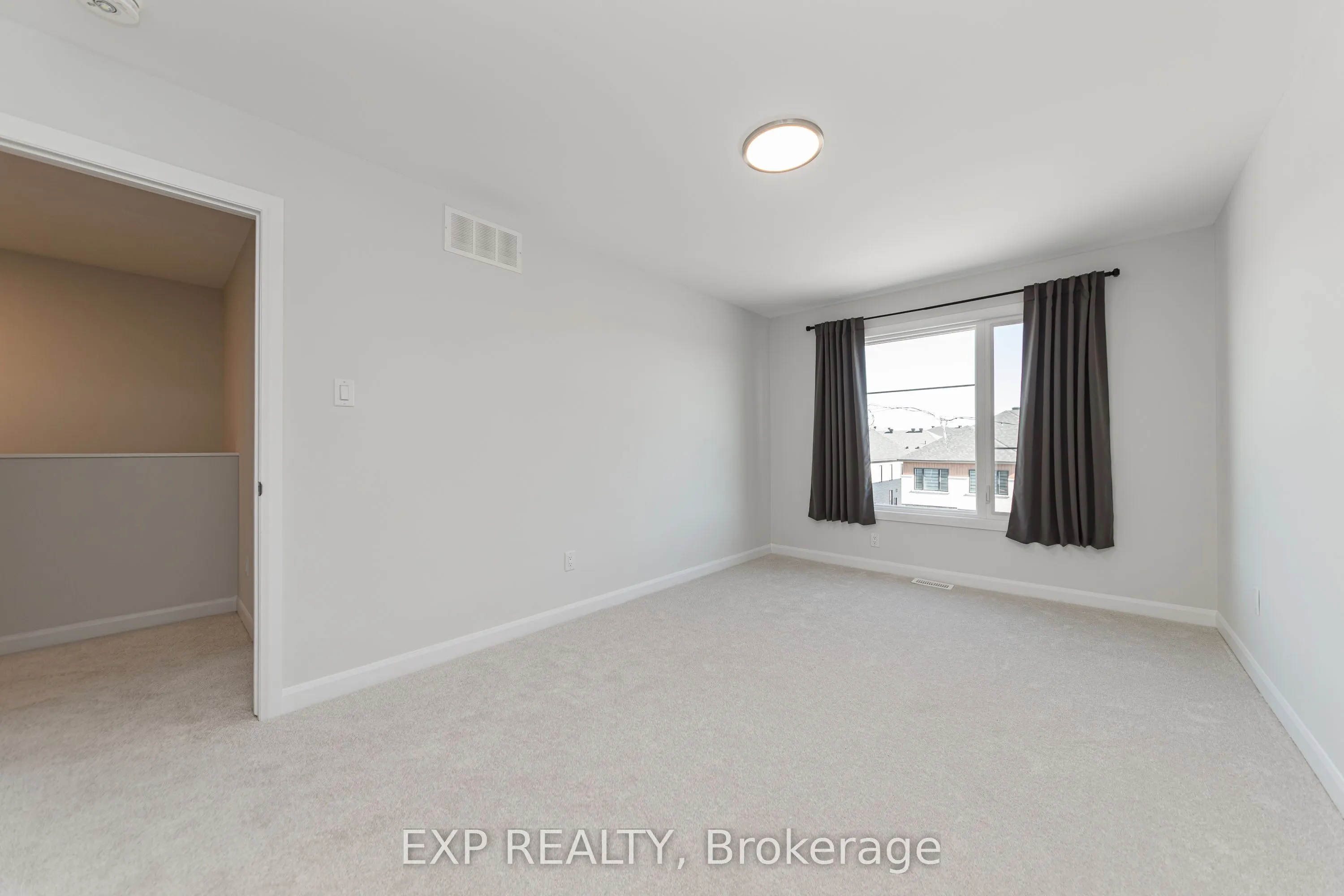 659 Moonglade Crescent