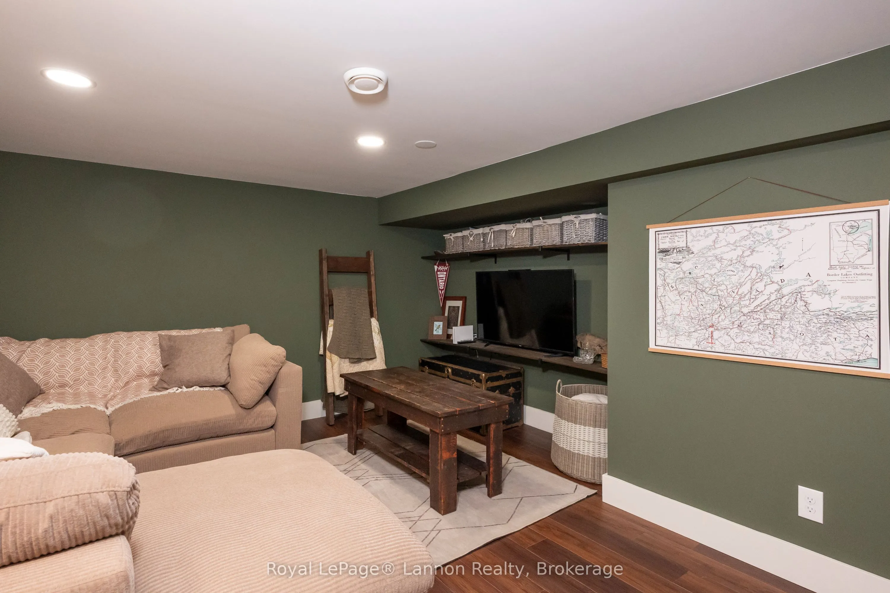 250 Brock Street W