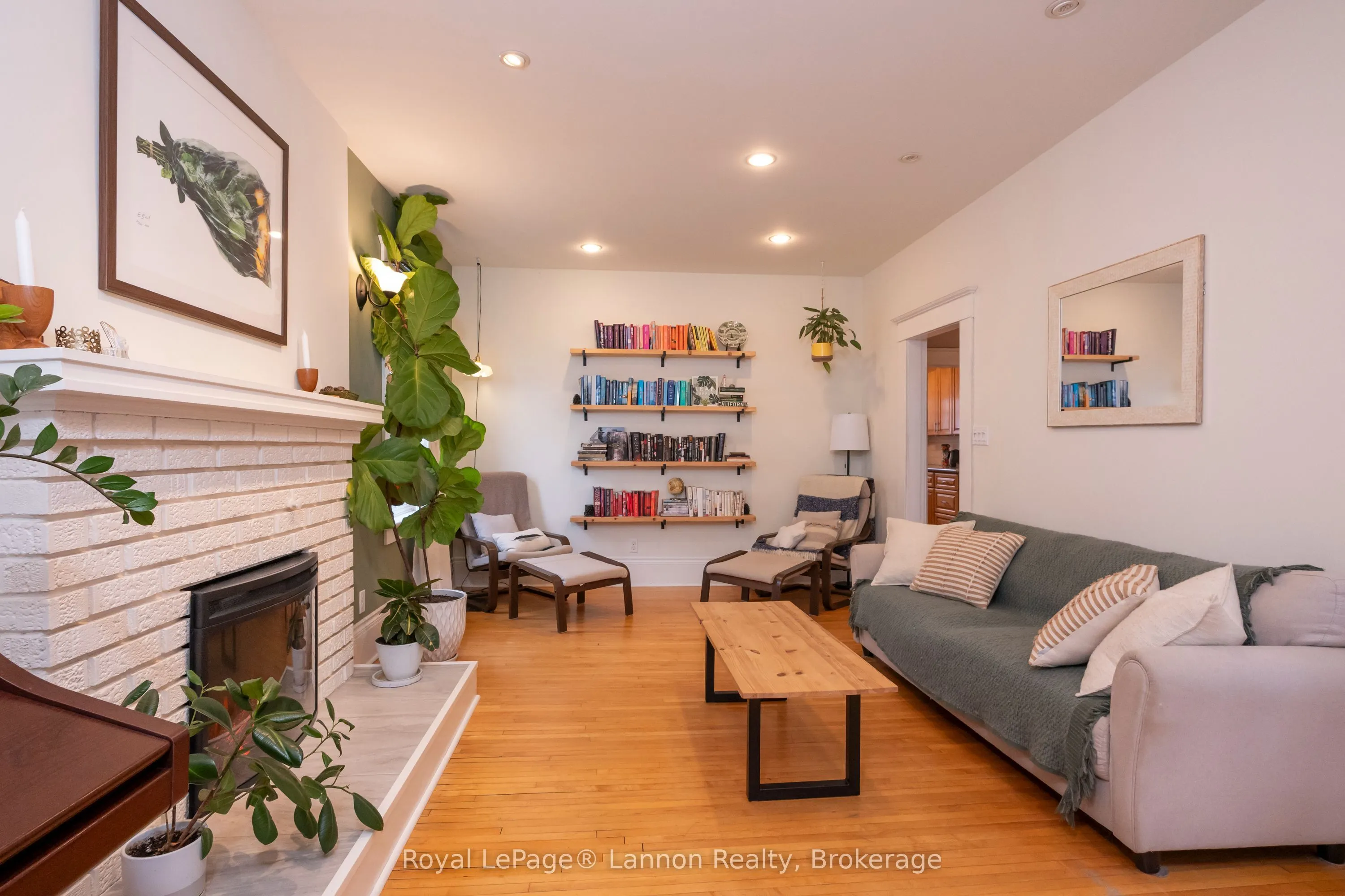 250 Brock Street W