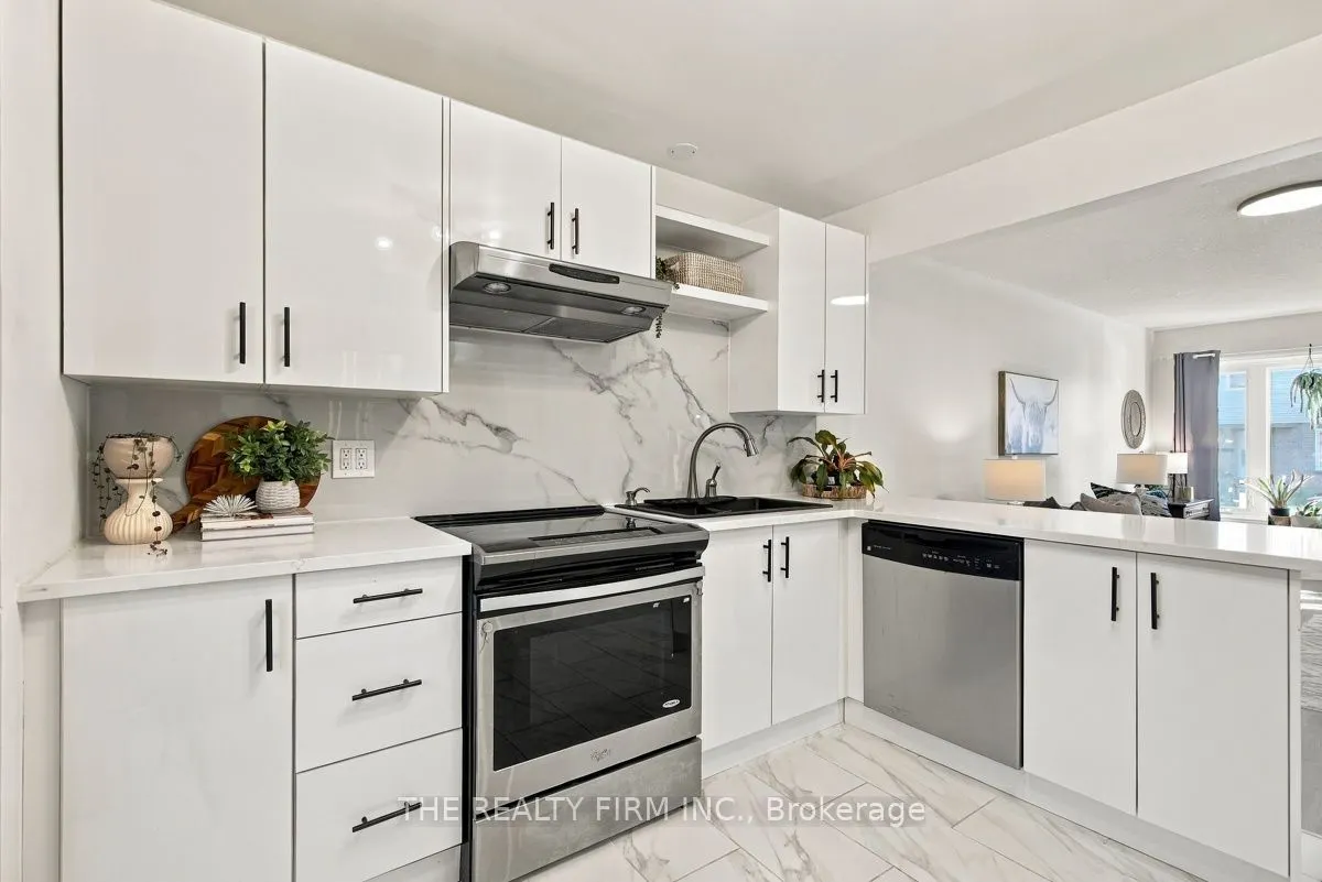 628 Wharncliffe Road S #9