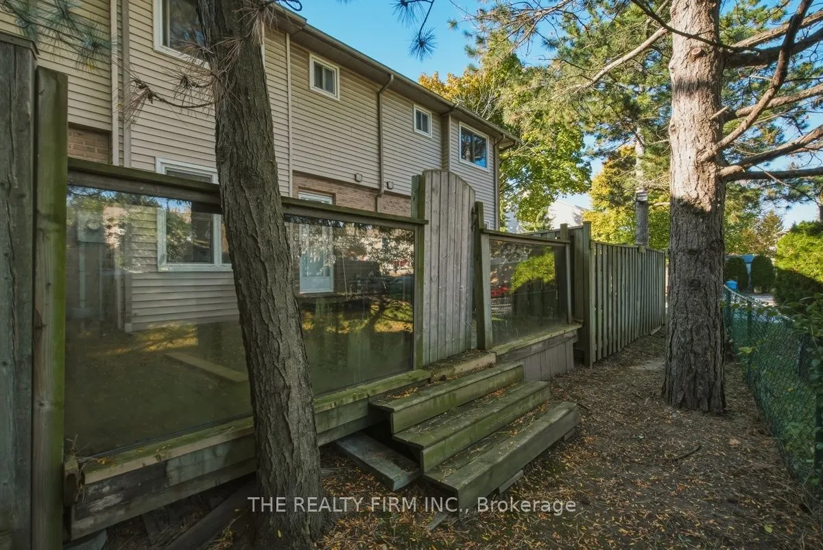 628 Wharncliffe Road S #9
