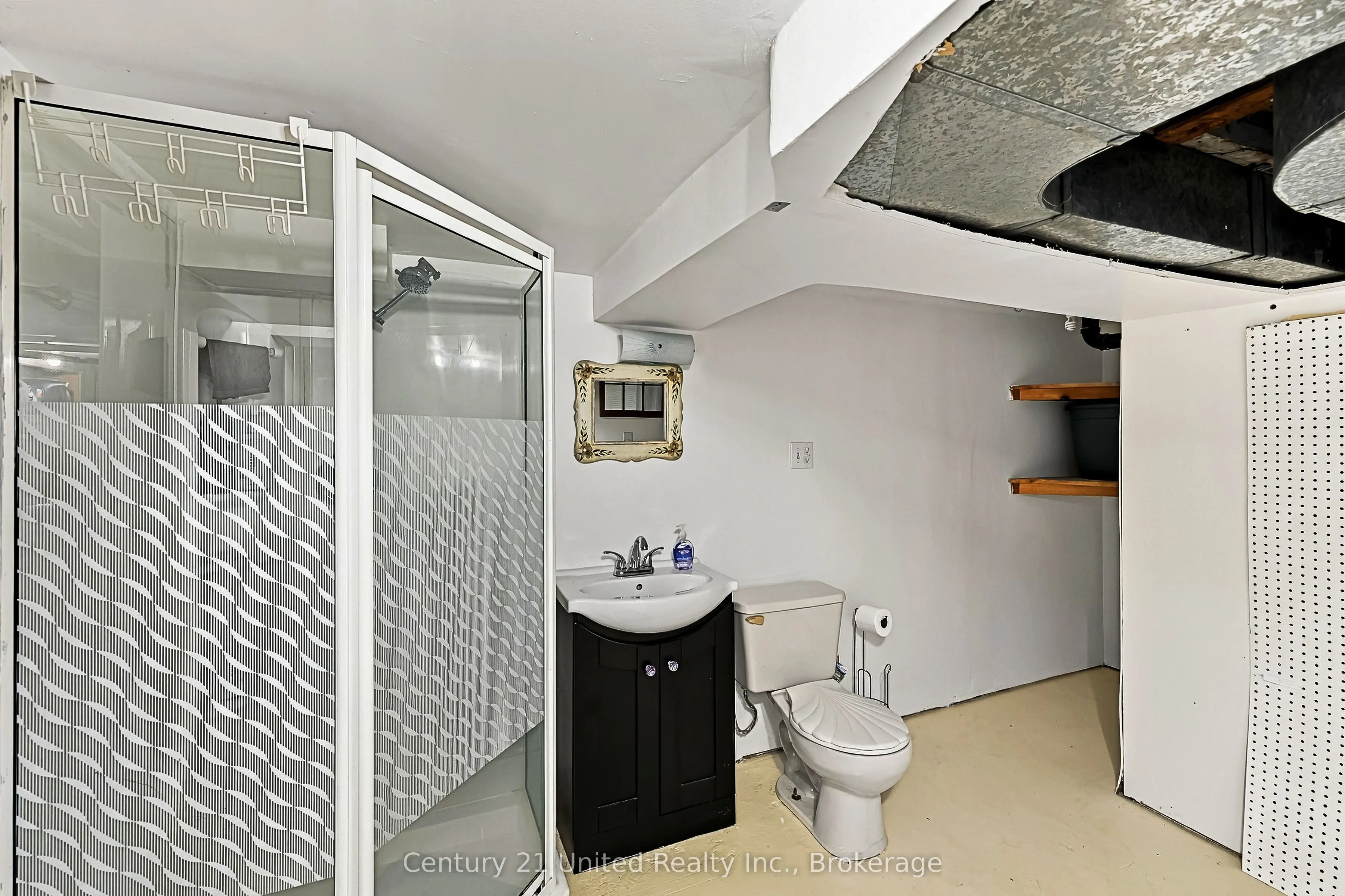 164 University Avenue W