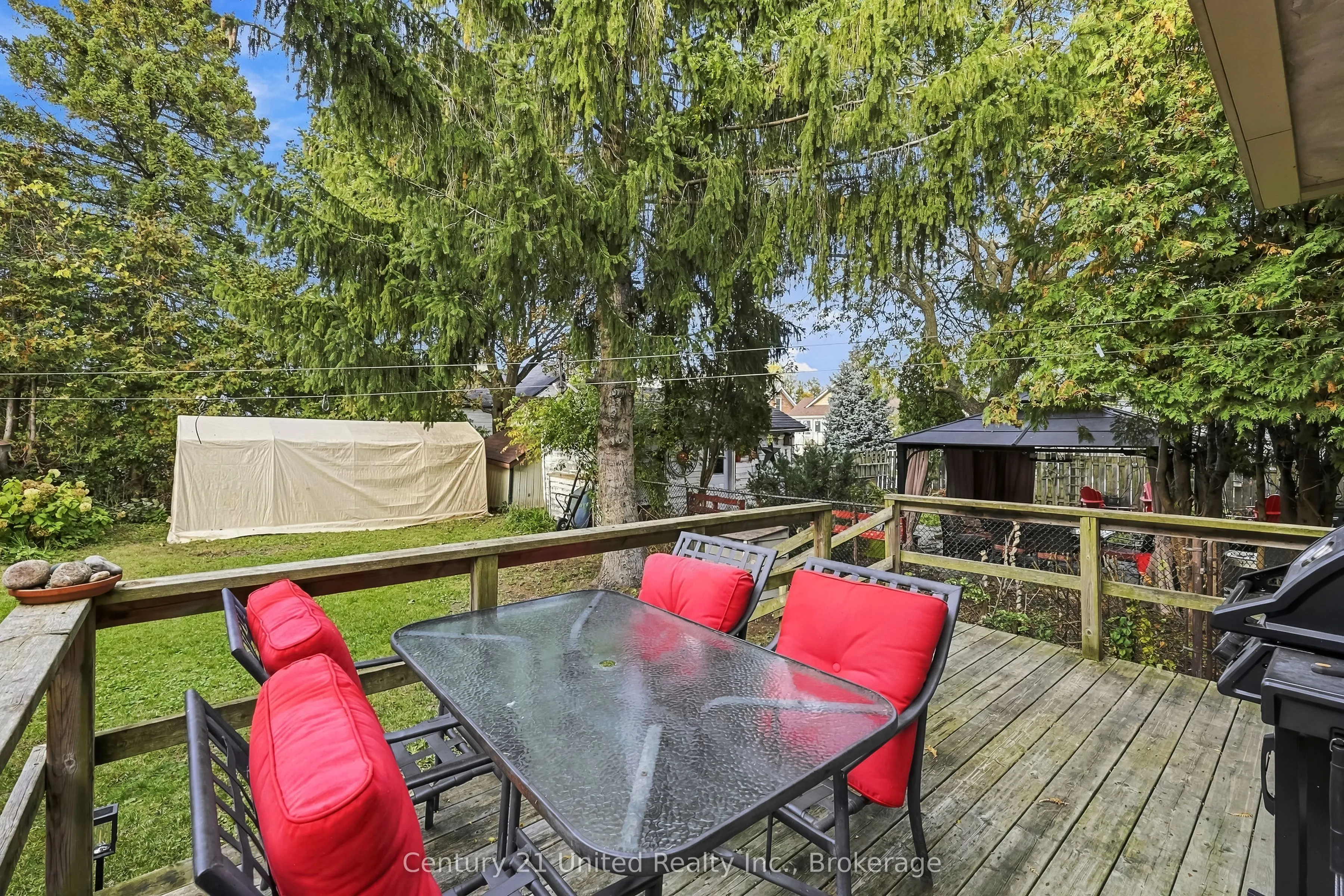 164 University Avenue W