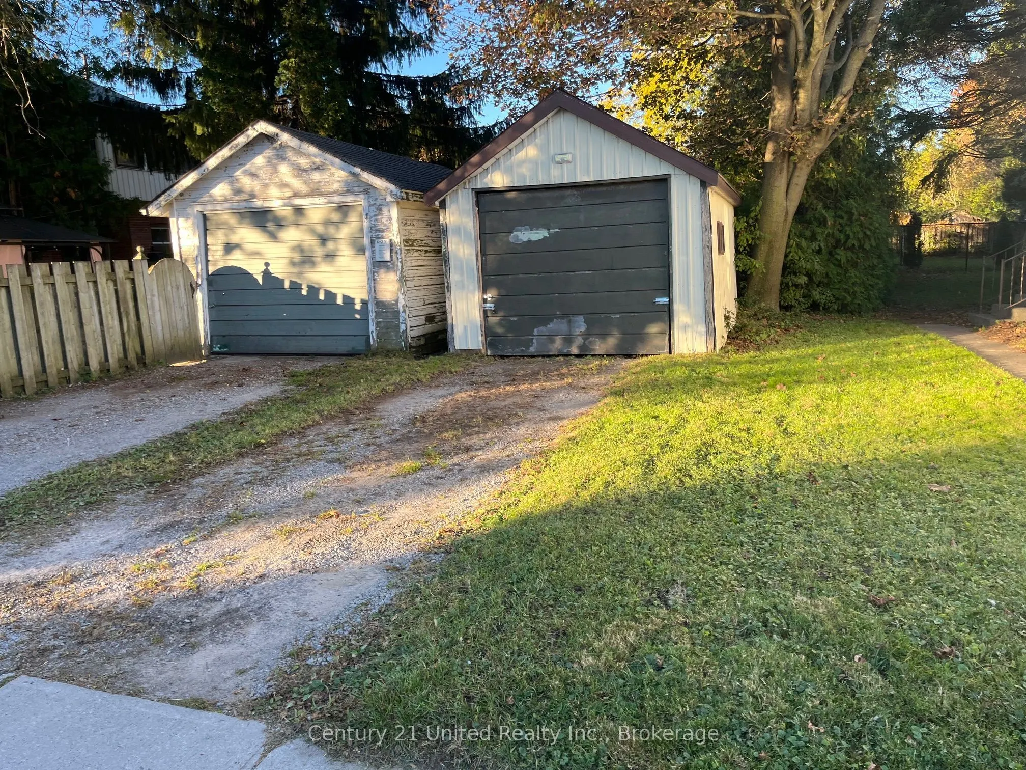 164 University Avenue W