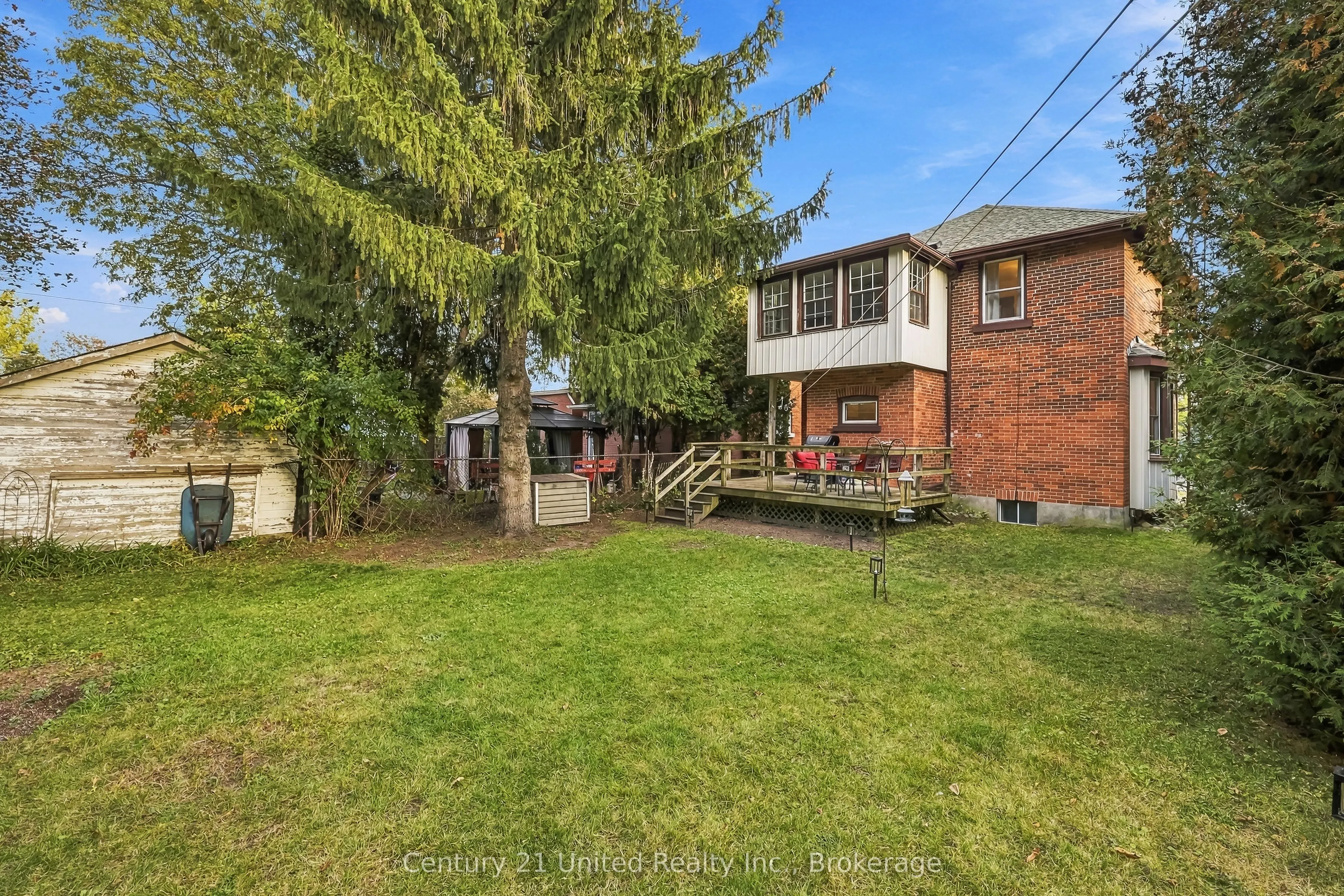 164 University Avenue W