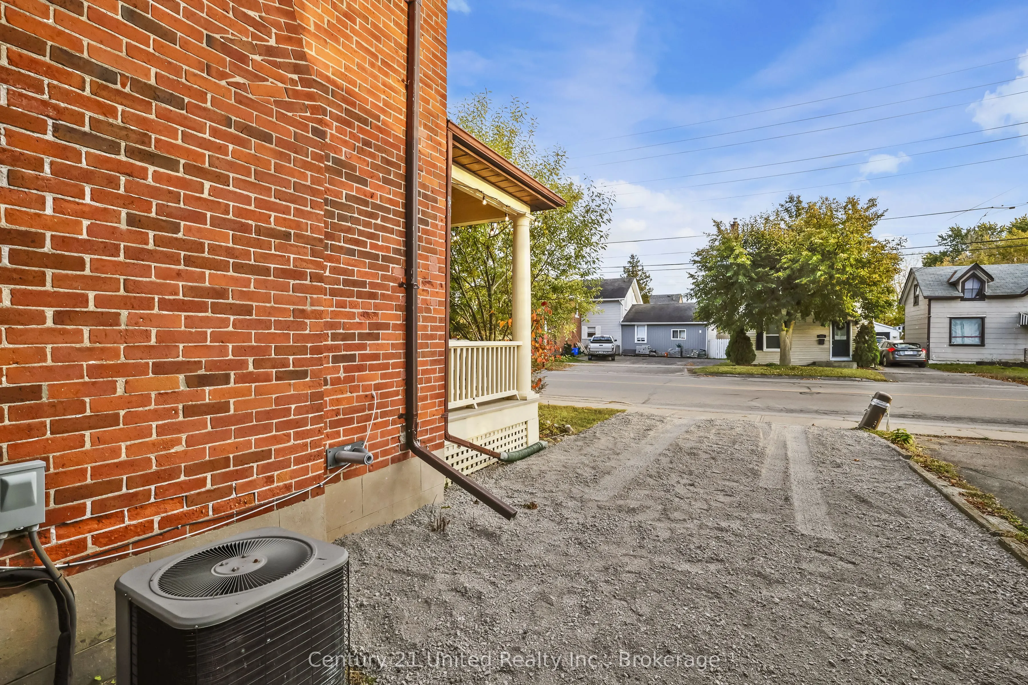 164 University Avenue W