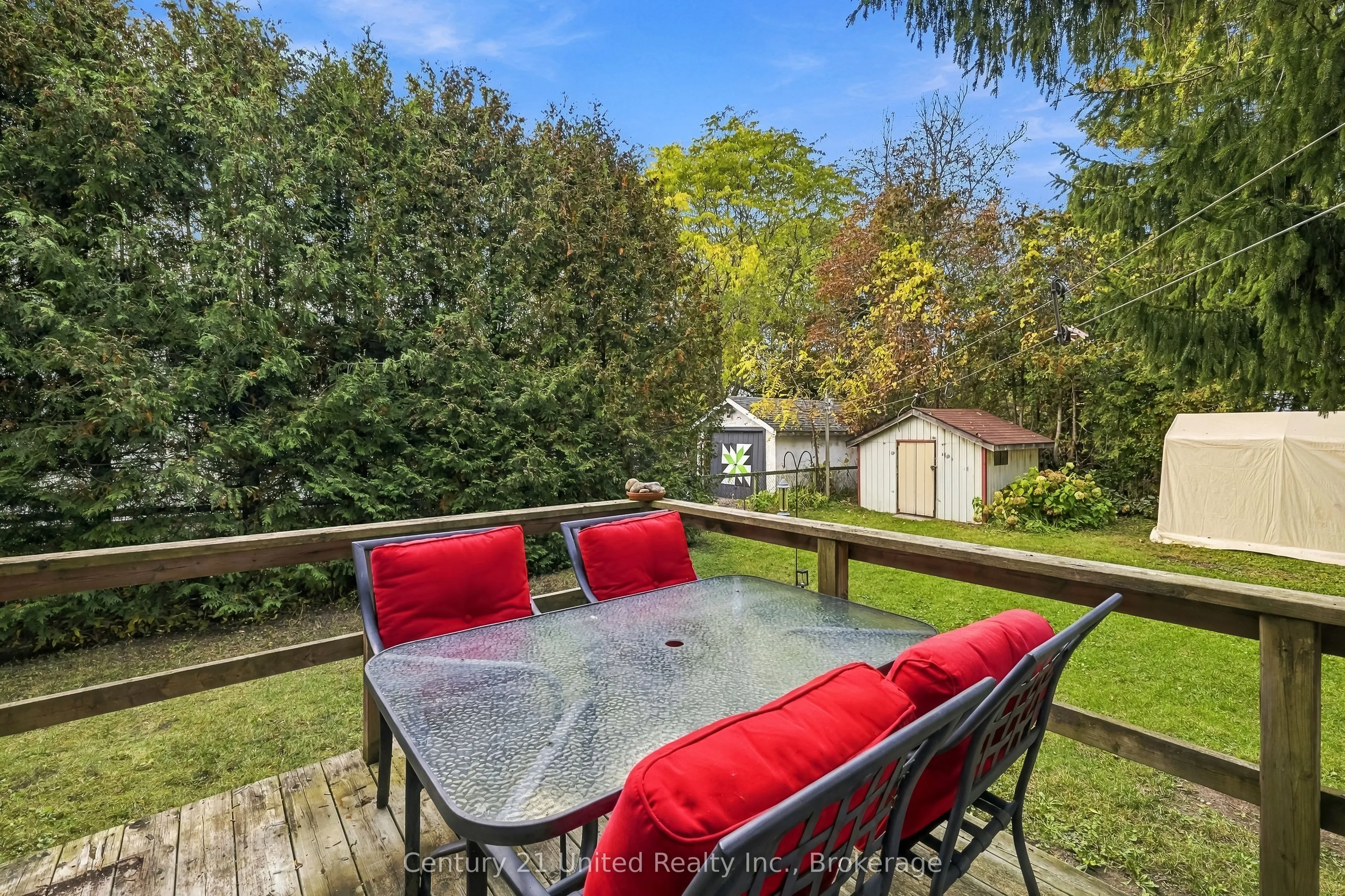 164 University Avenue W