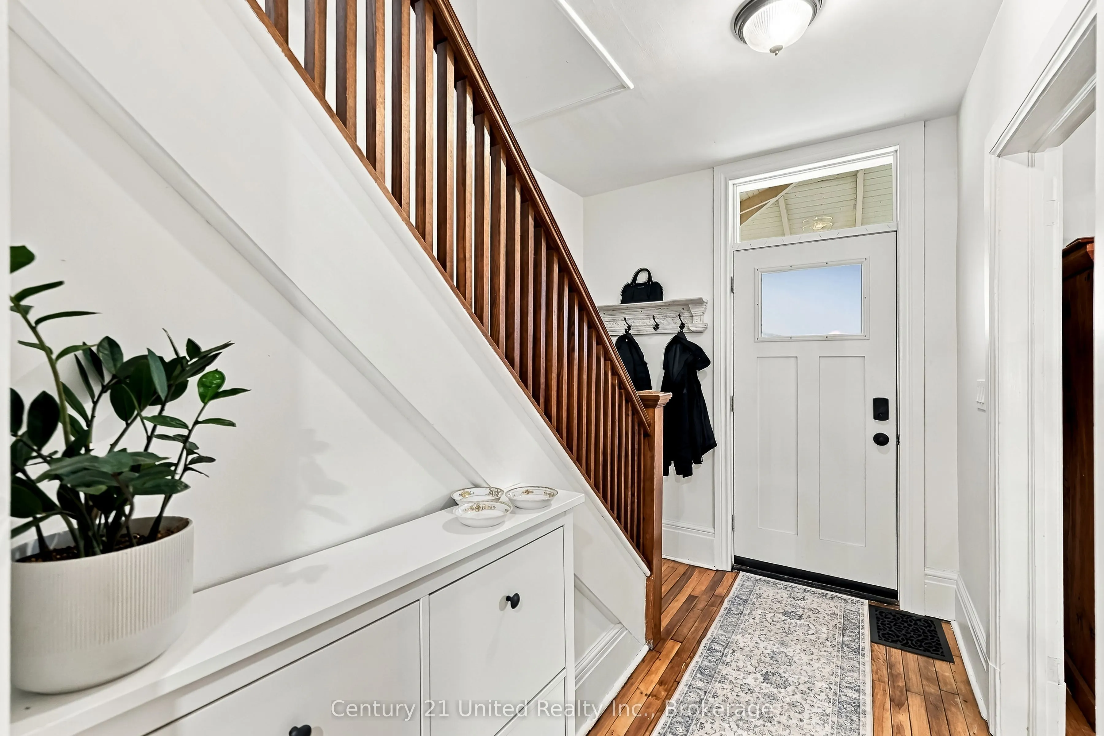 164 University Avenue W