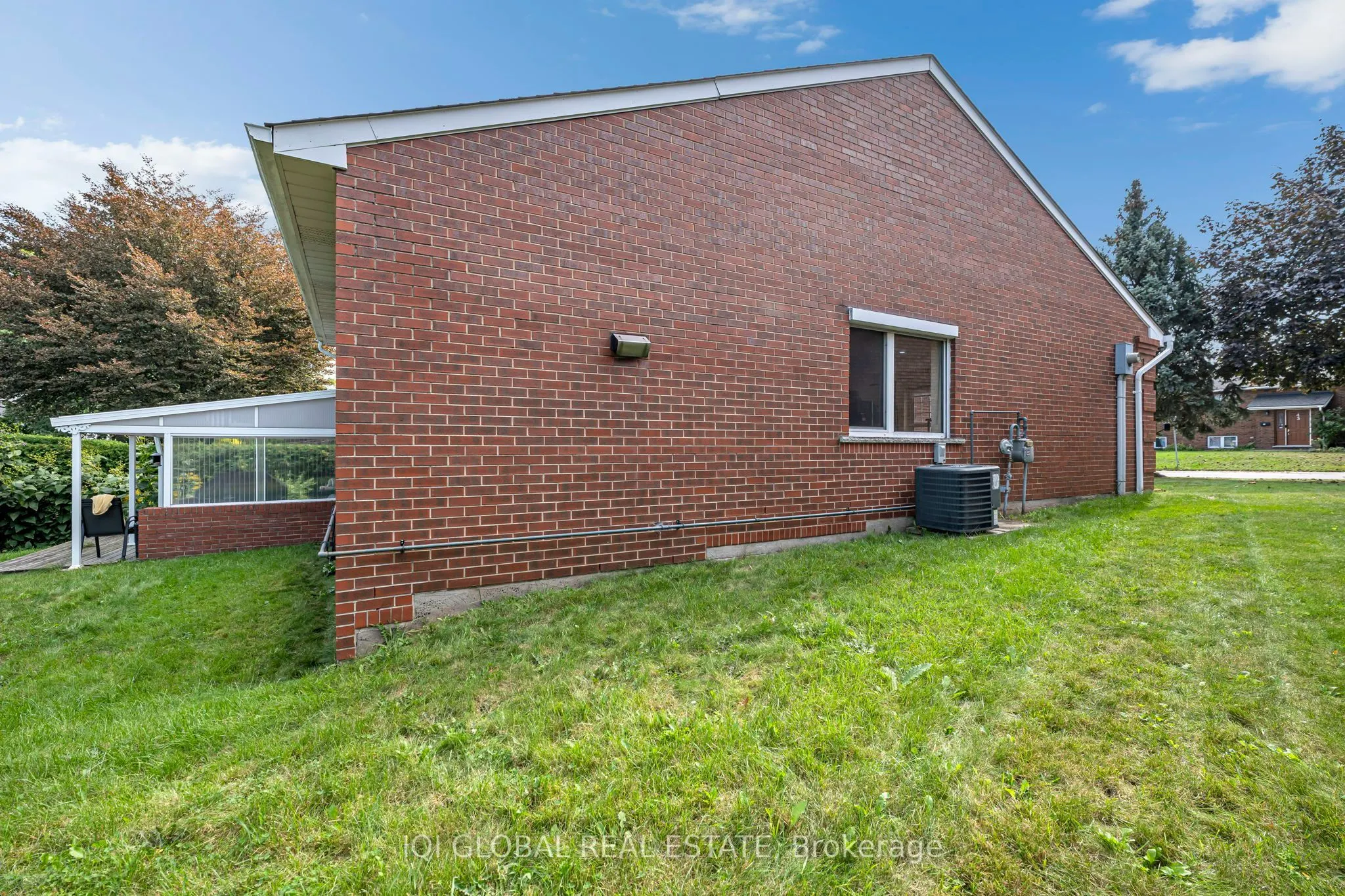 38 LECLAIRE Street