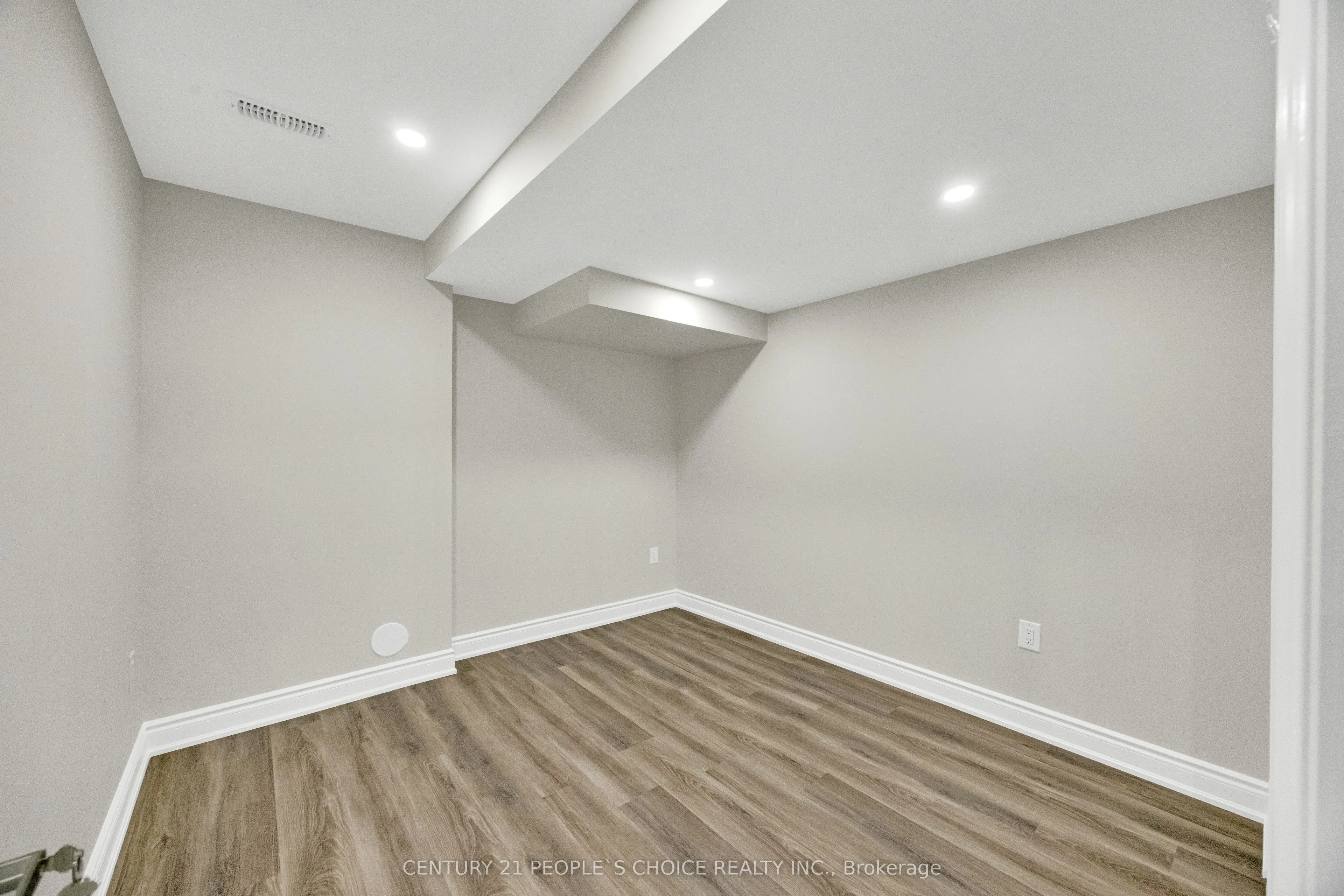 16 Flagg Avenue