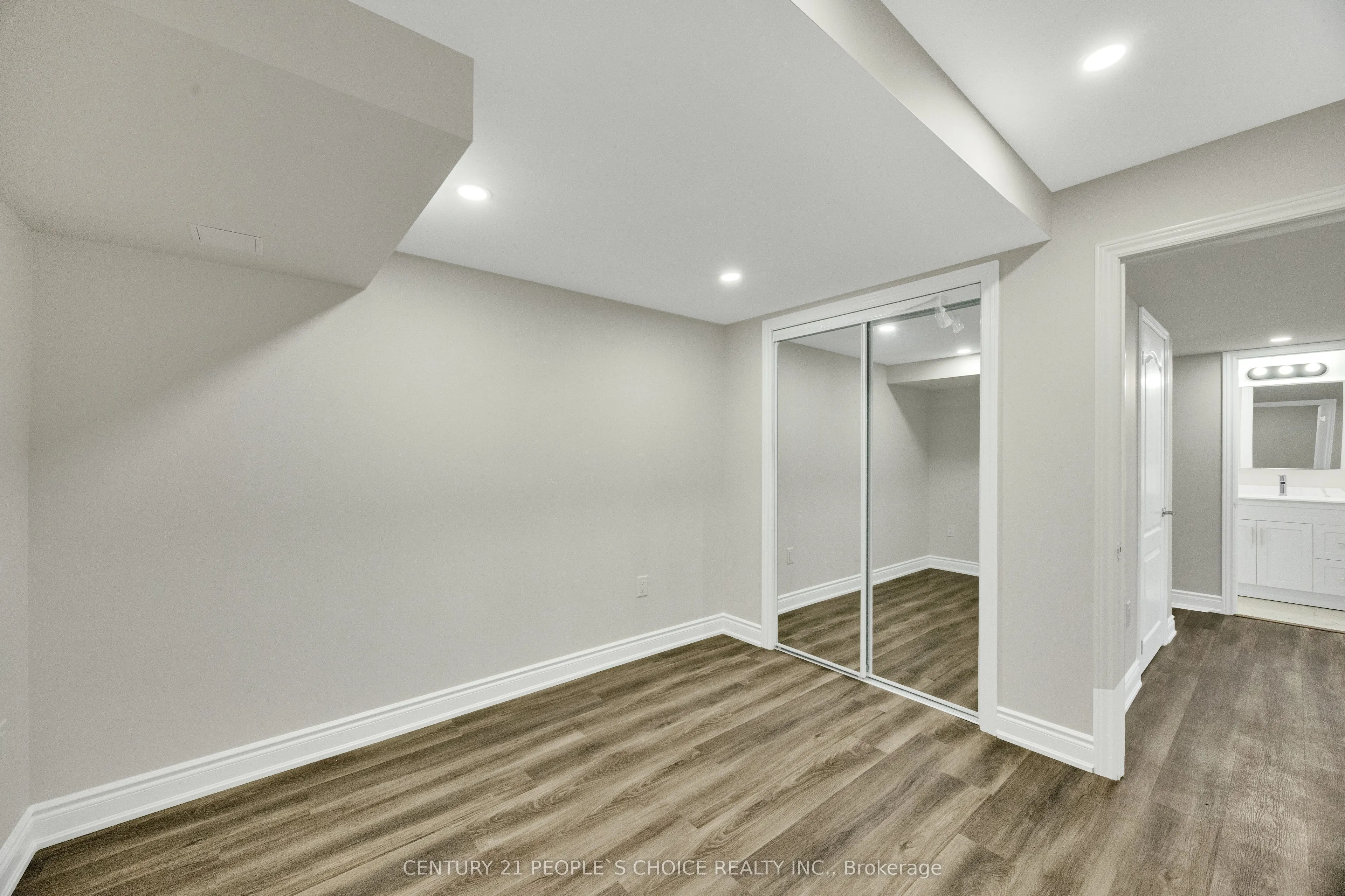 16 Flagg Avenue