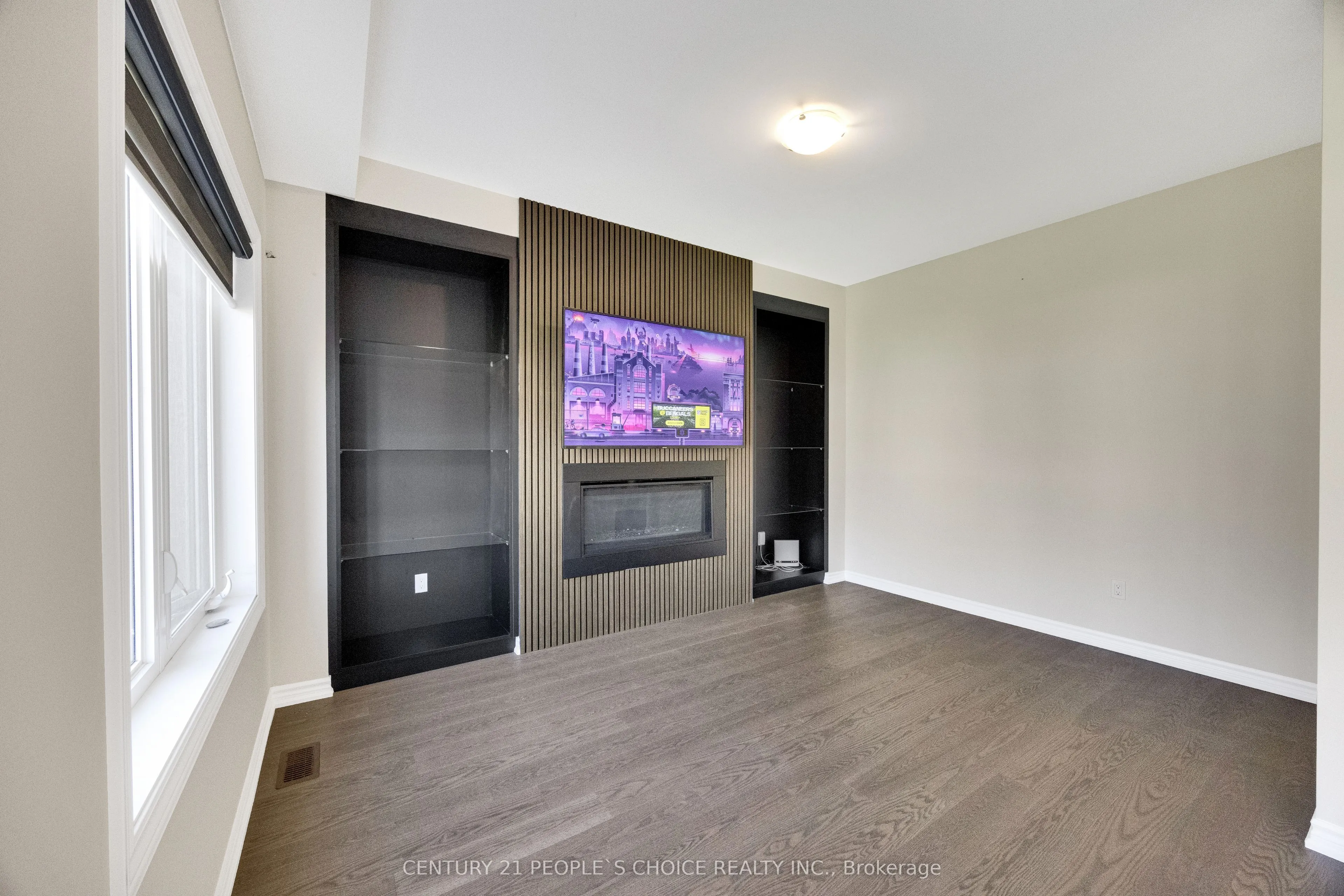 16 Flagg Avenue