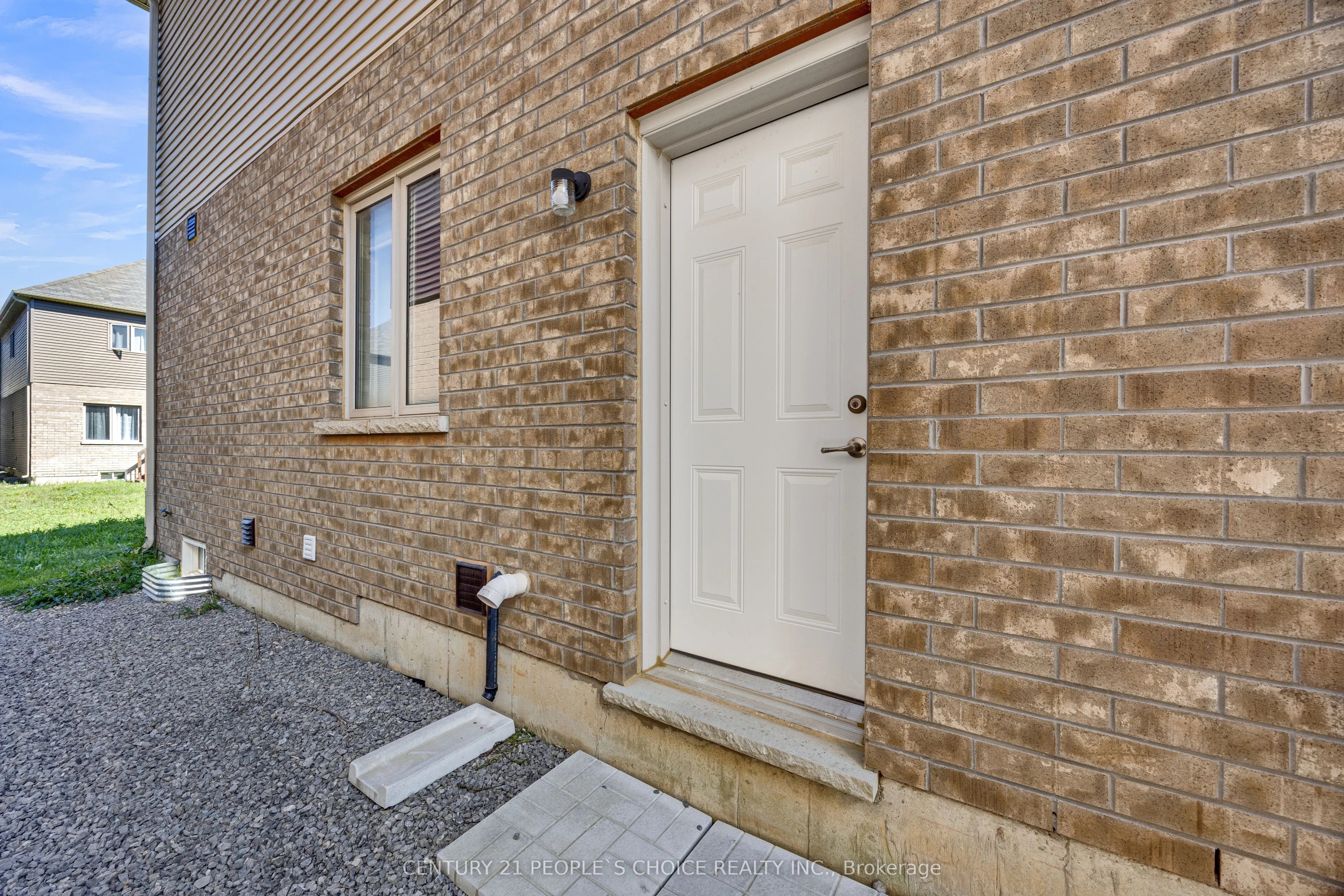 16 Flagg Avenue