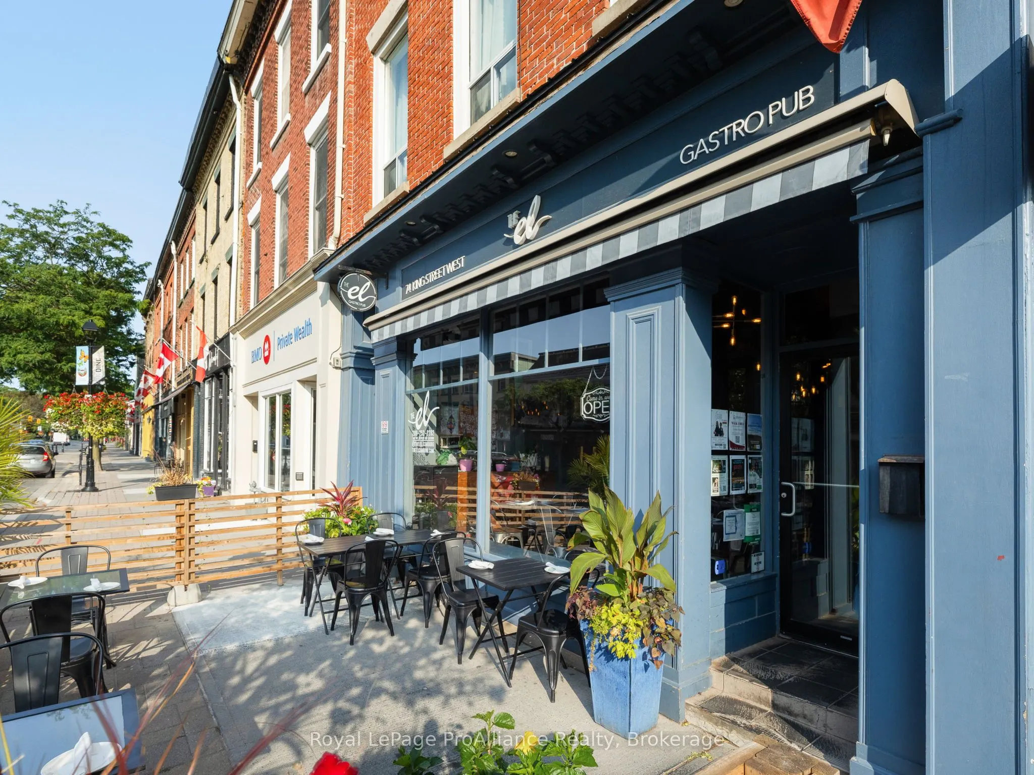 74 King Street W