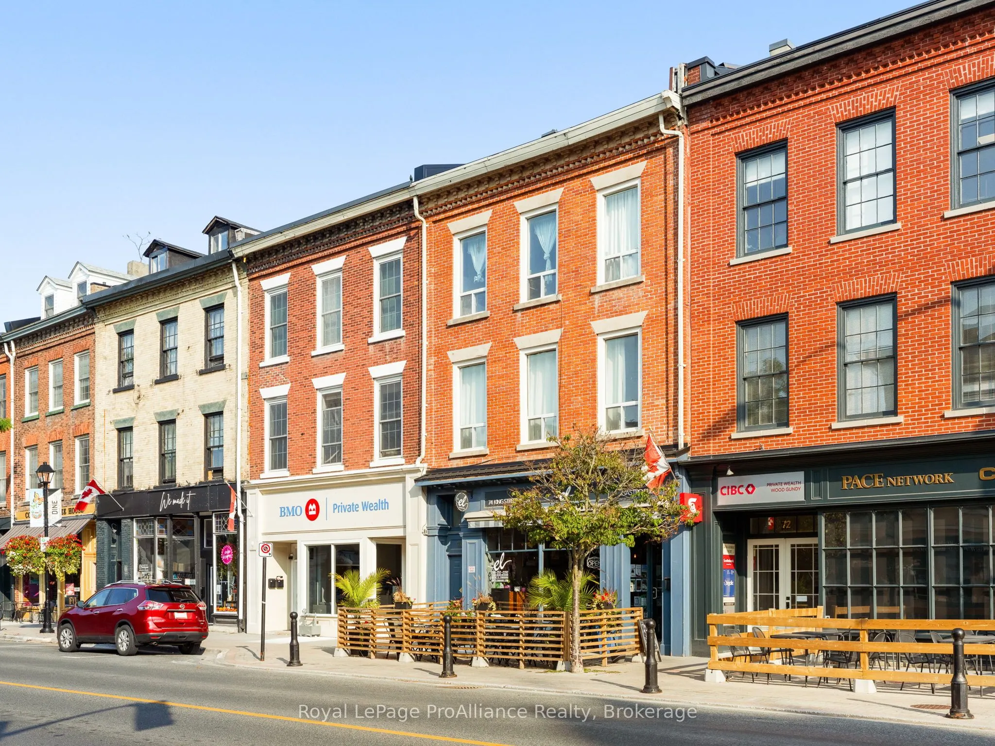 74 King Street W