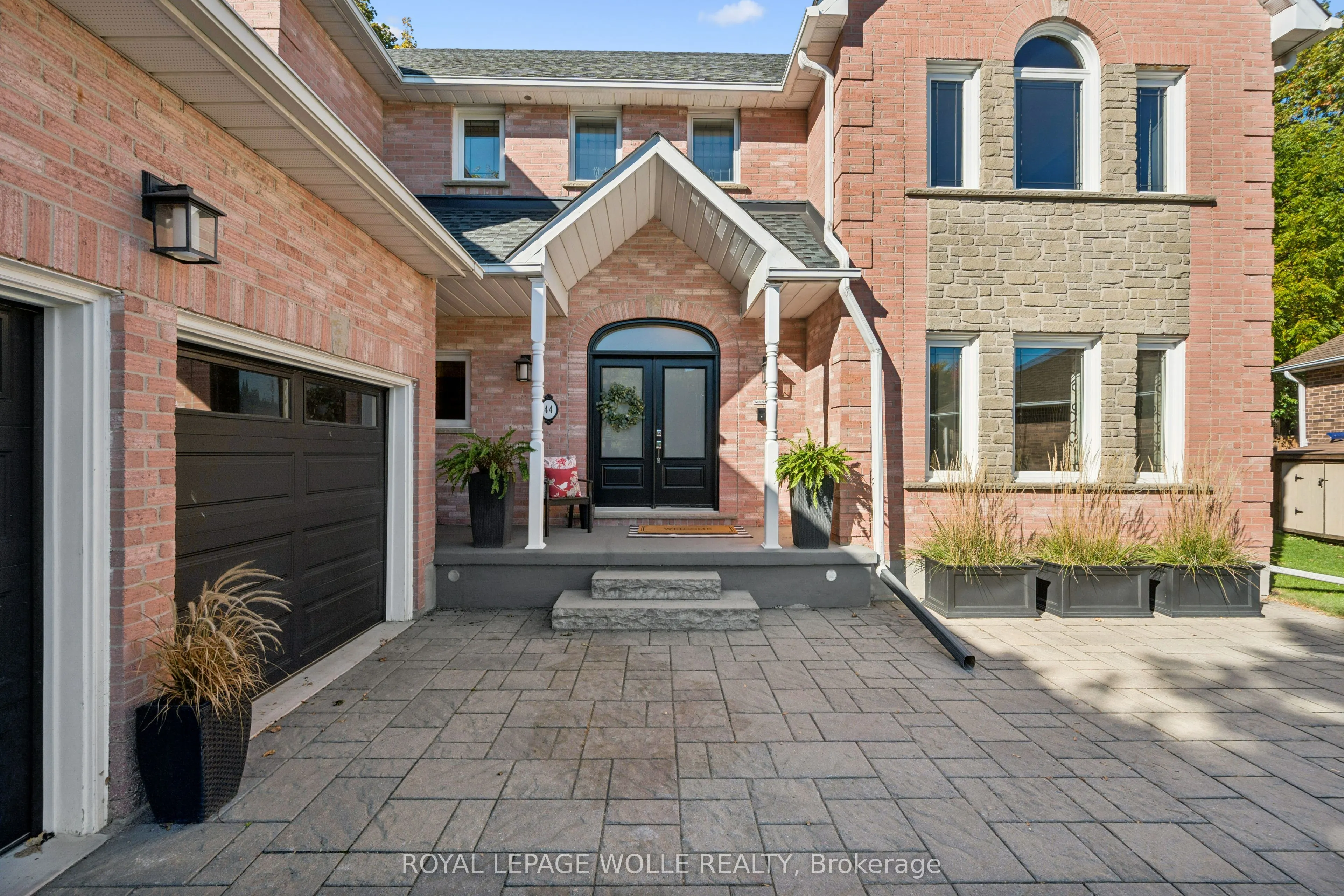 44 Brewster Place