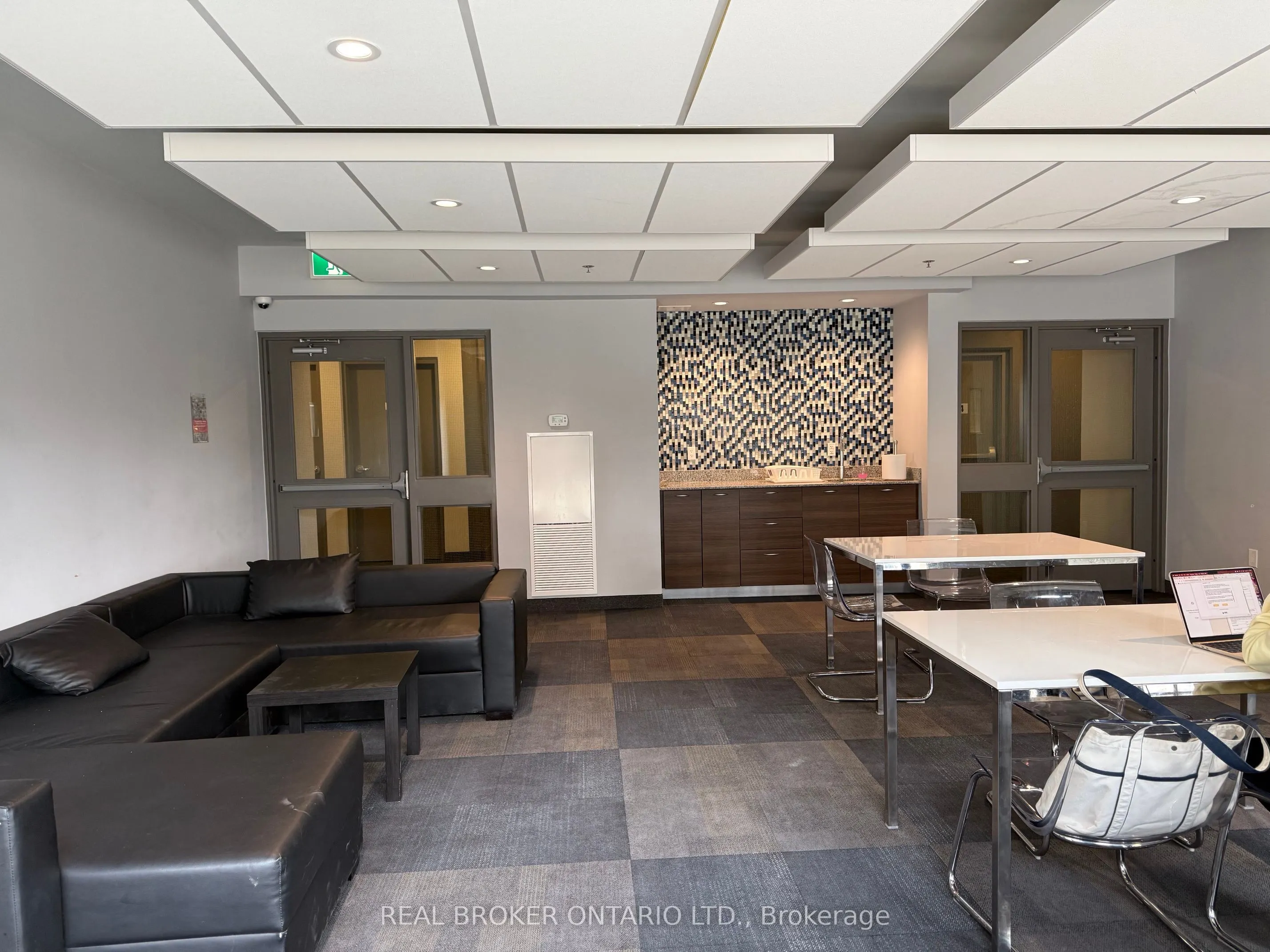 318 Spruce Street #1202