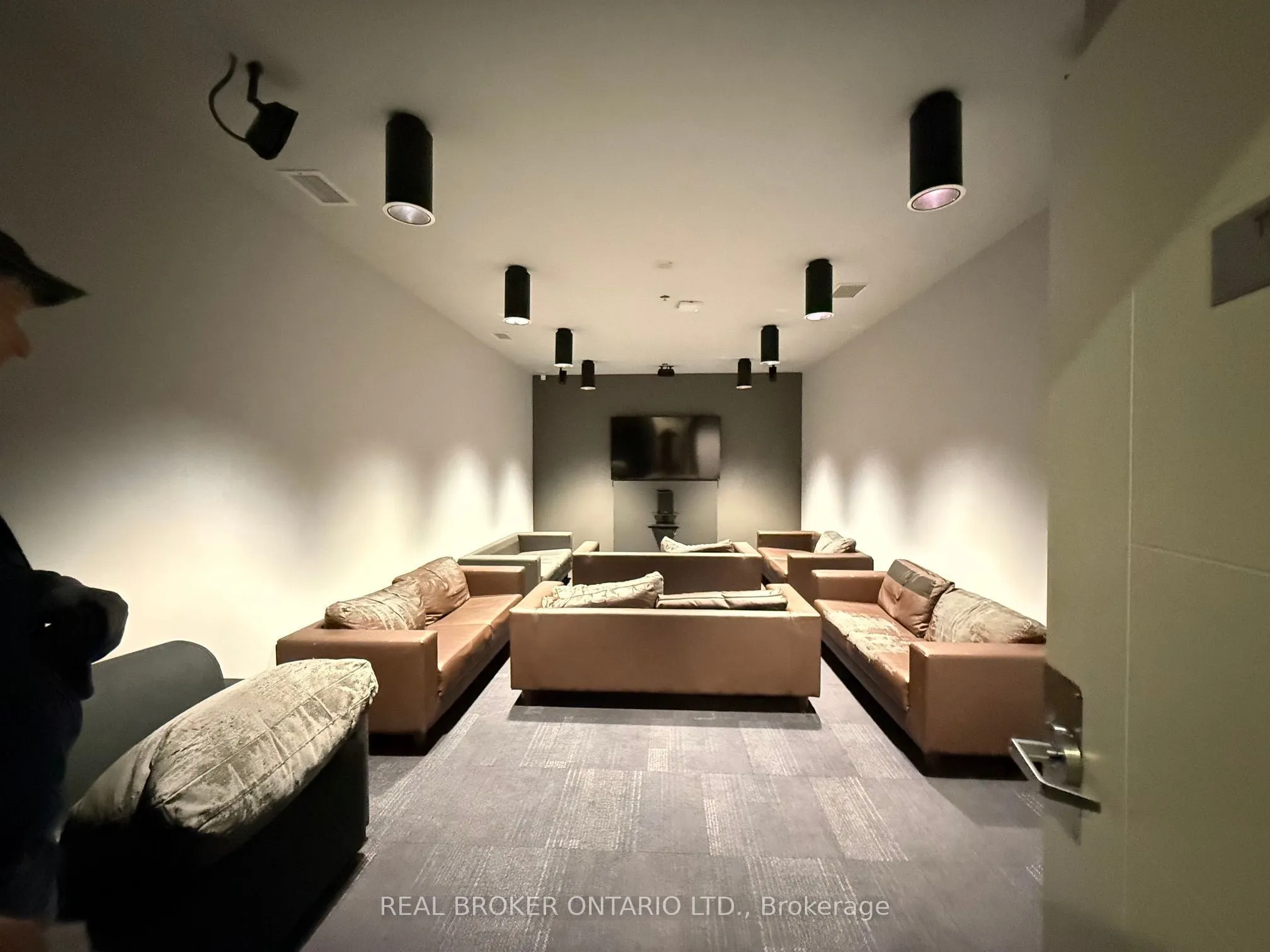 318 Spruce Street #1202