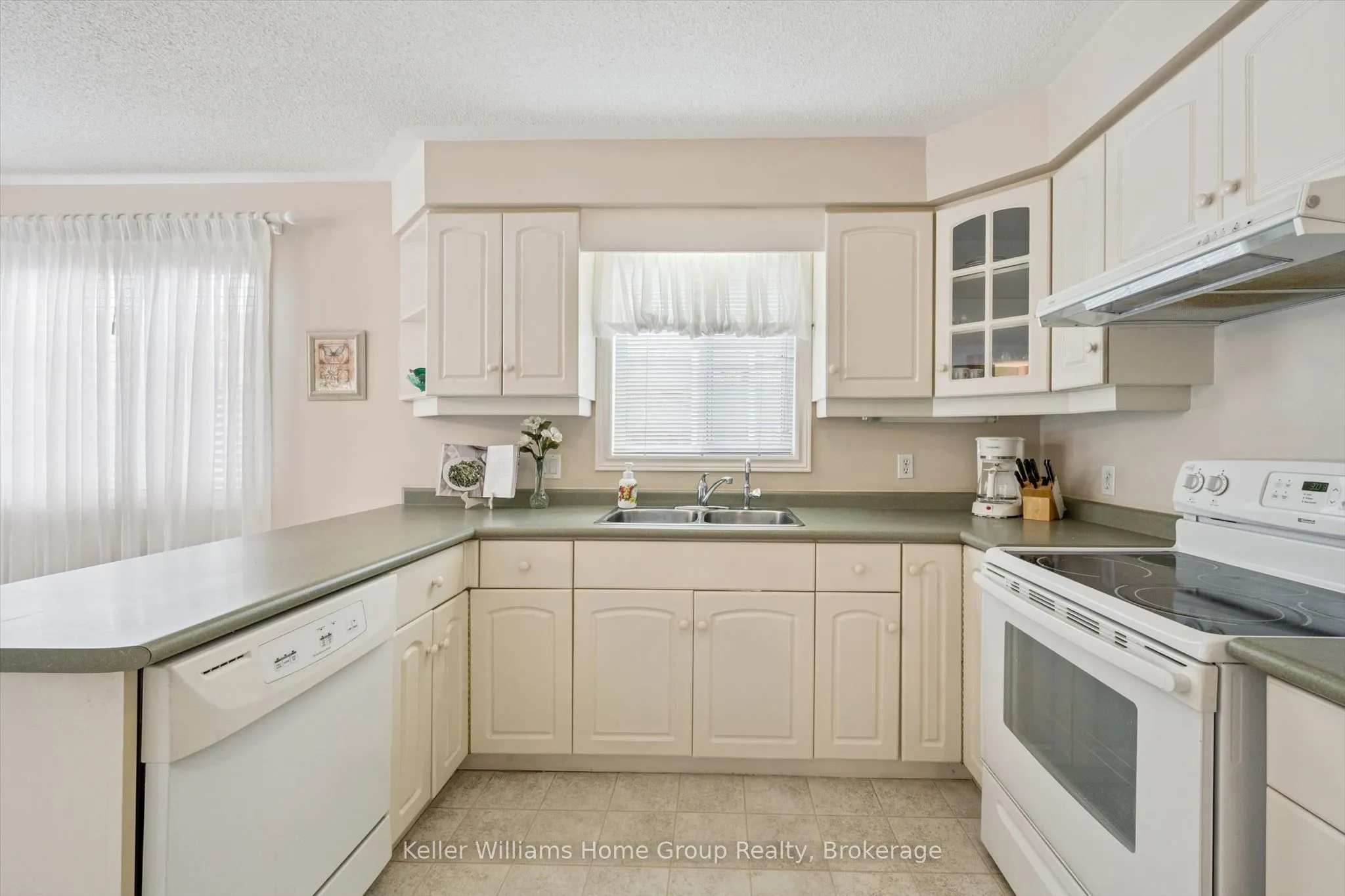 20 Beechlawn Boulevard #1