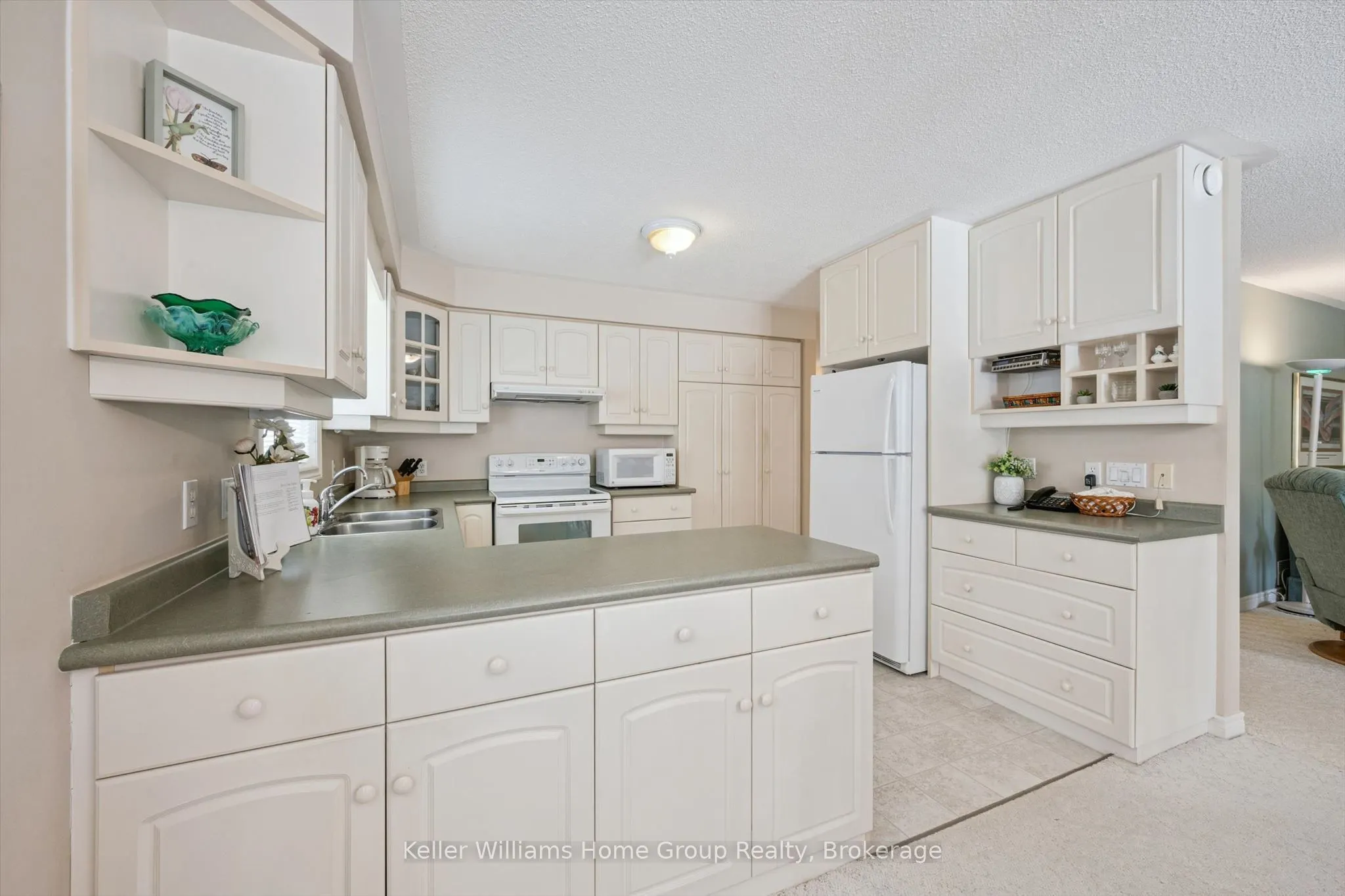 20 Beechlawn Boulevard #1