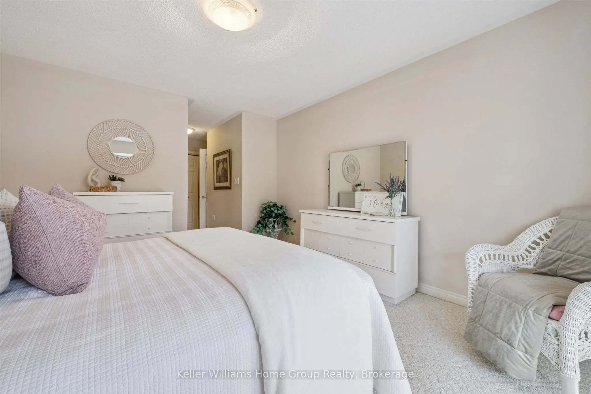 20 Beechlawn Boulevard #1