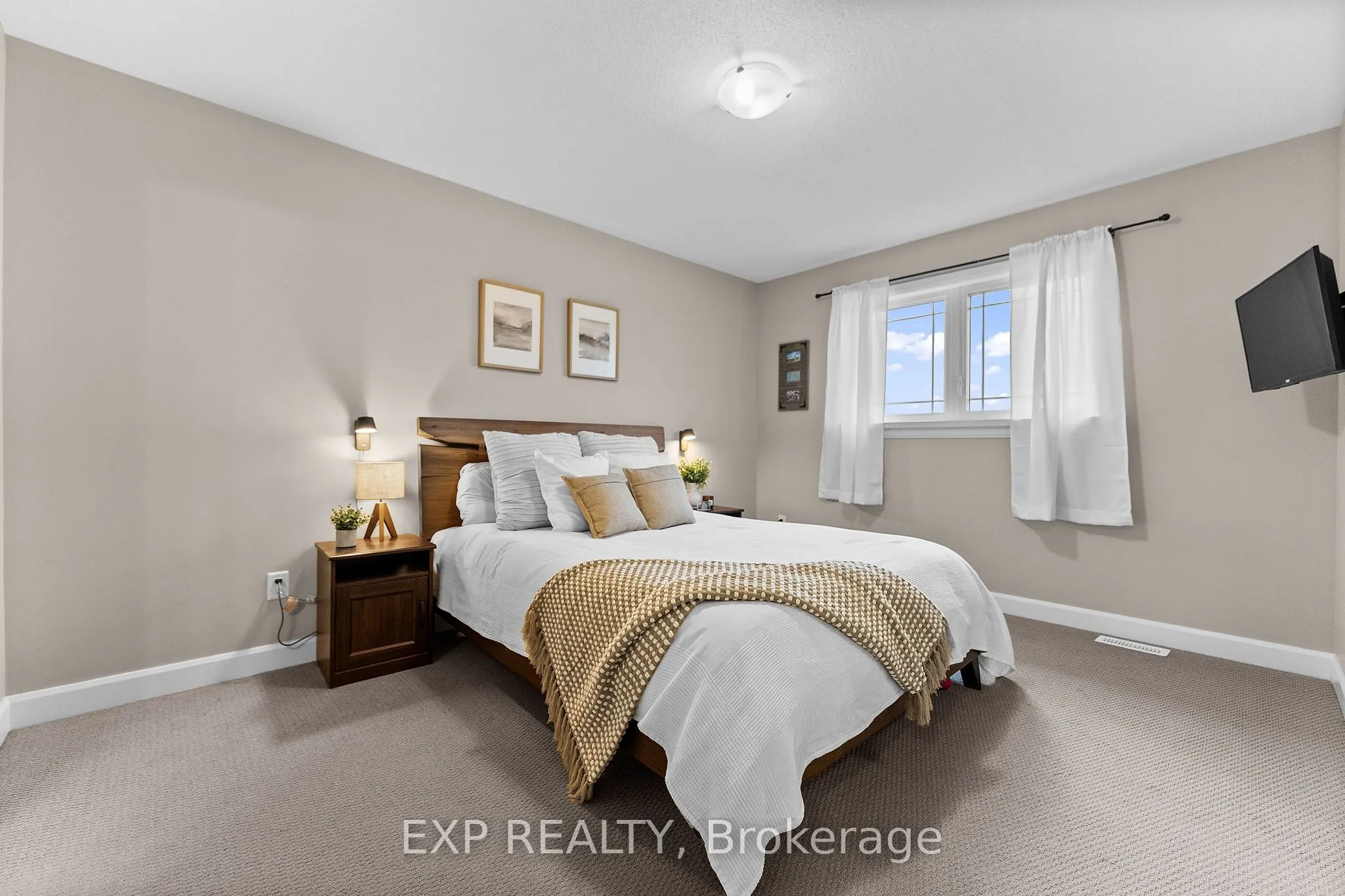 76 Vimy Ridge Crescent