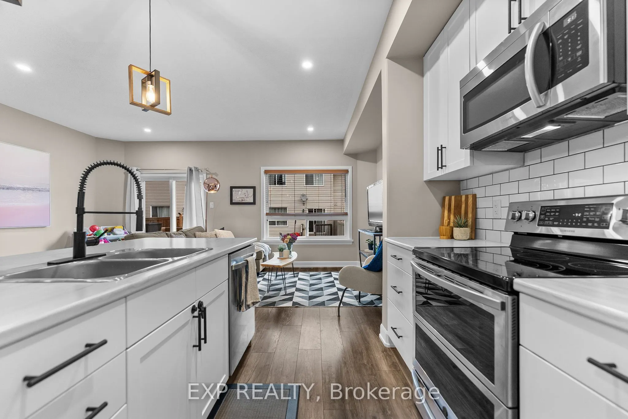 76 Vimy Ridge Crescent