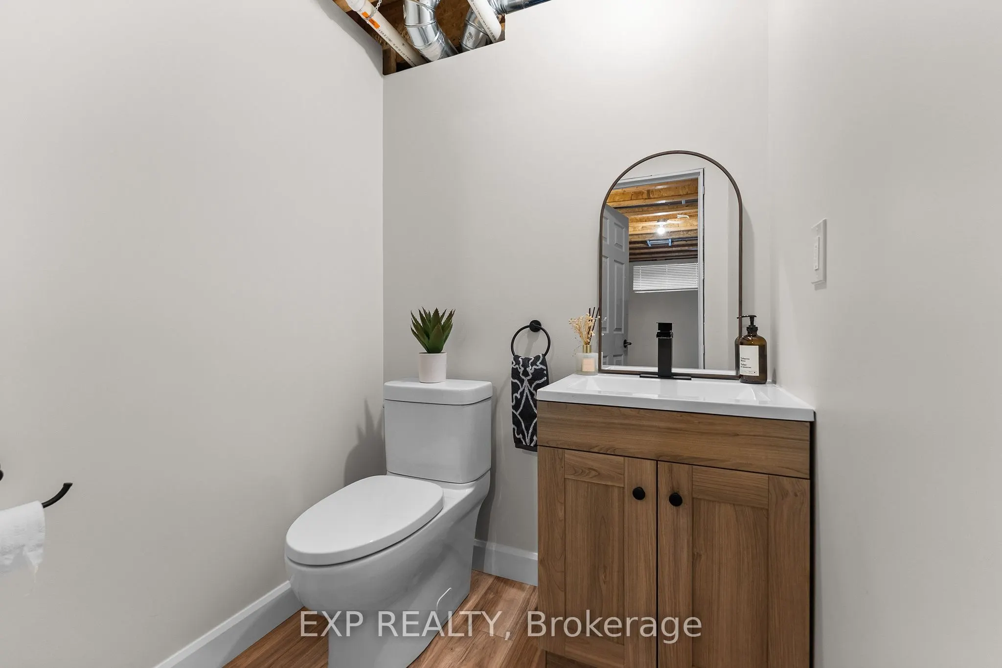 76 Vimy Ridge Crescent