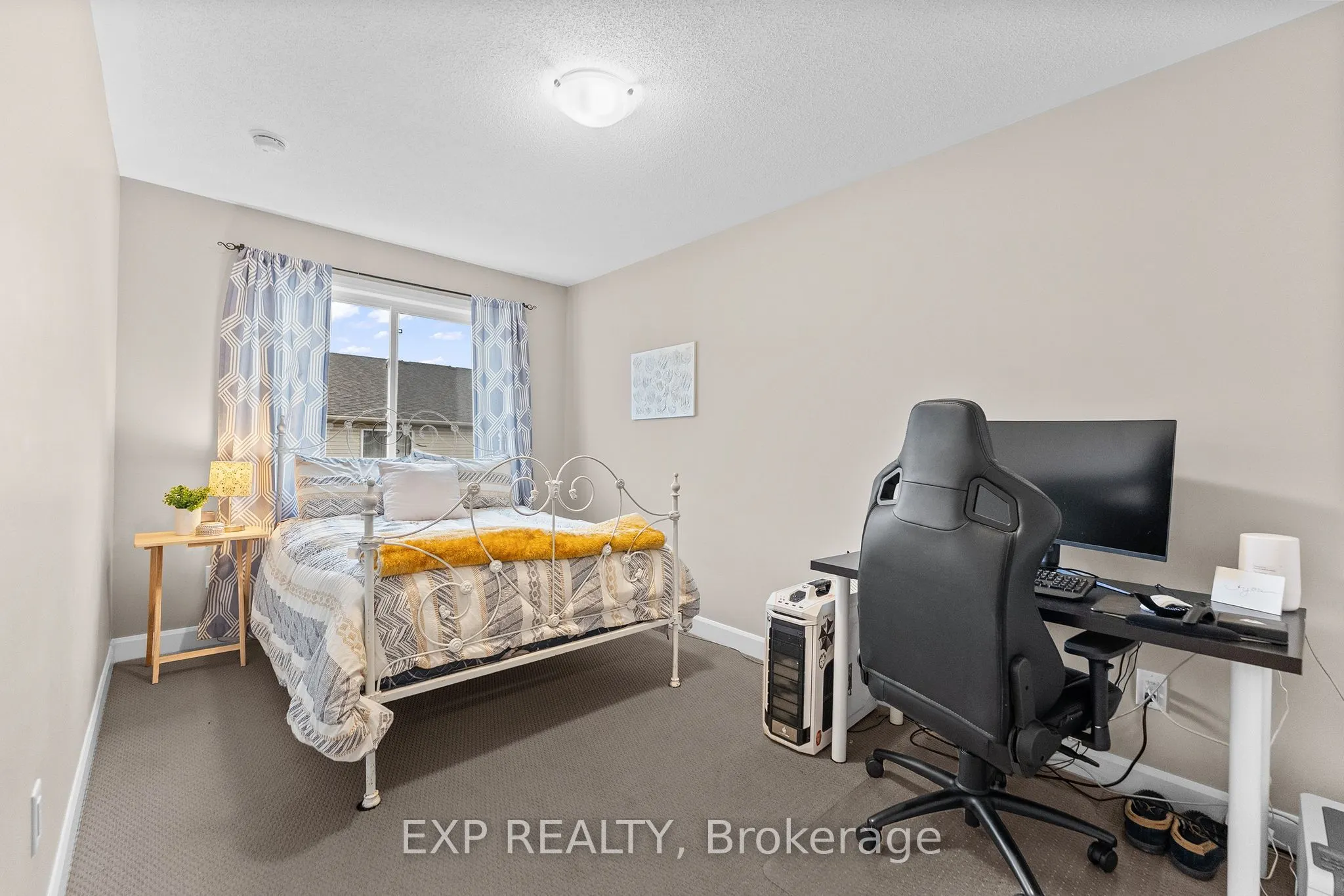 76 Vimy Ridge Crescent
