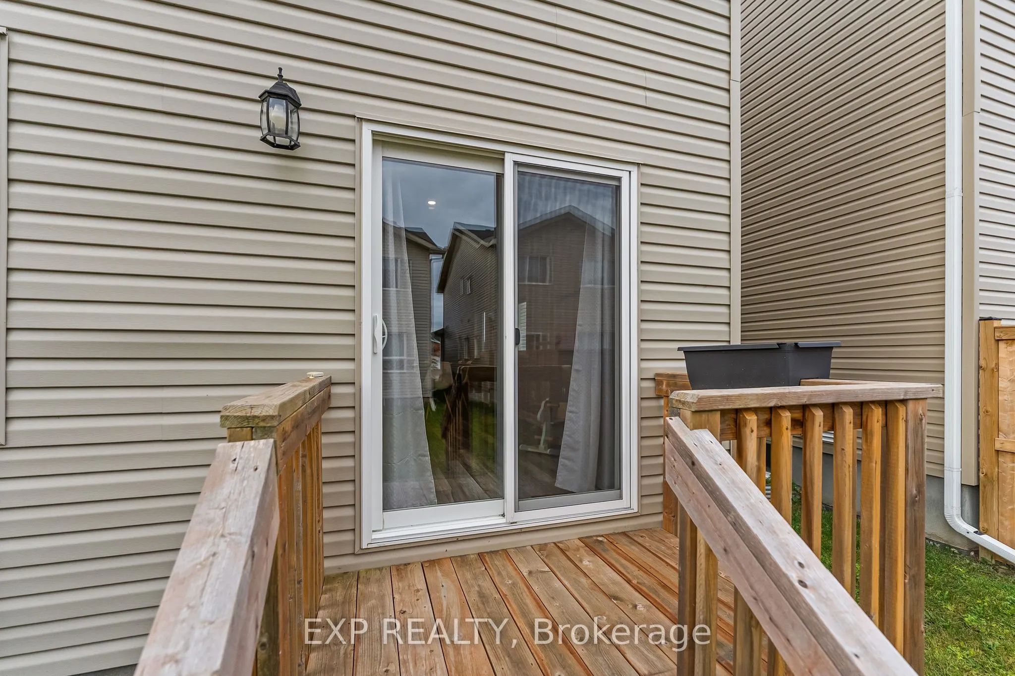 76 Vimy Ridge Crescent