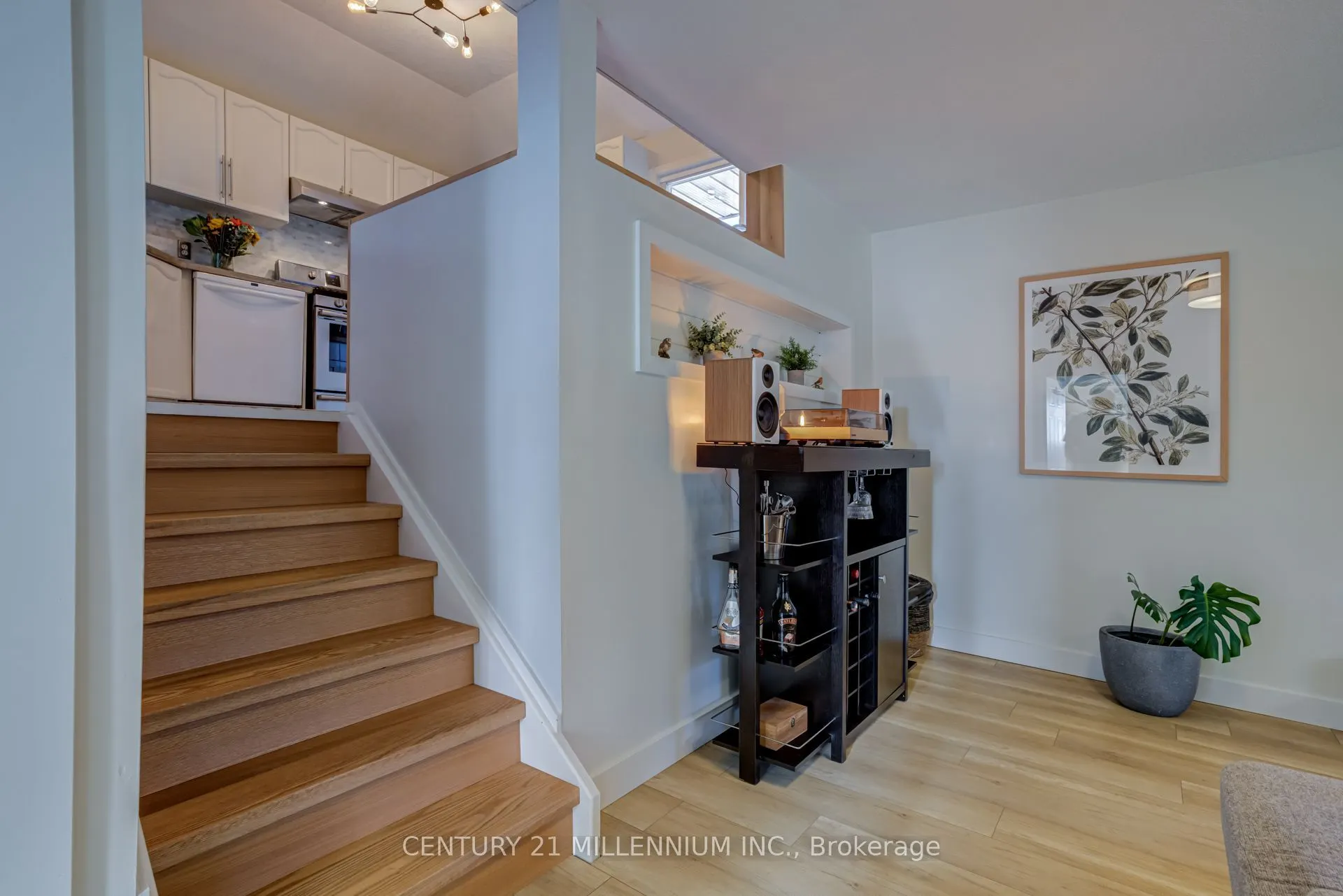 125 Jelly Street N