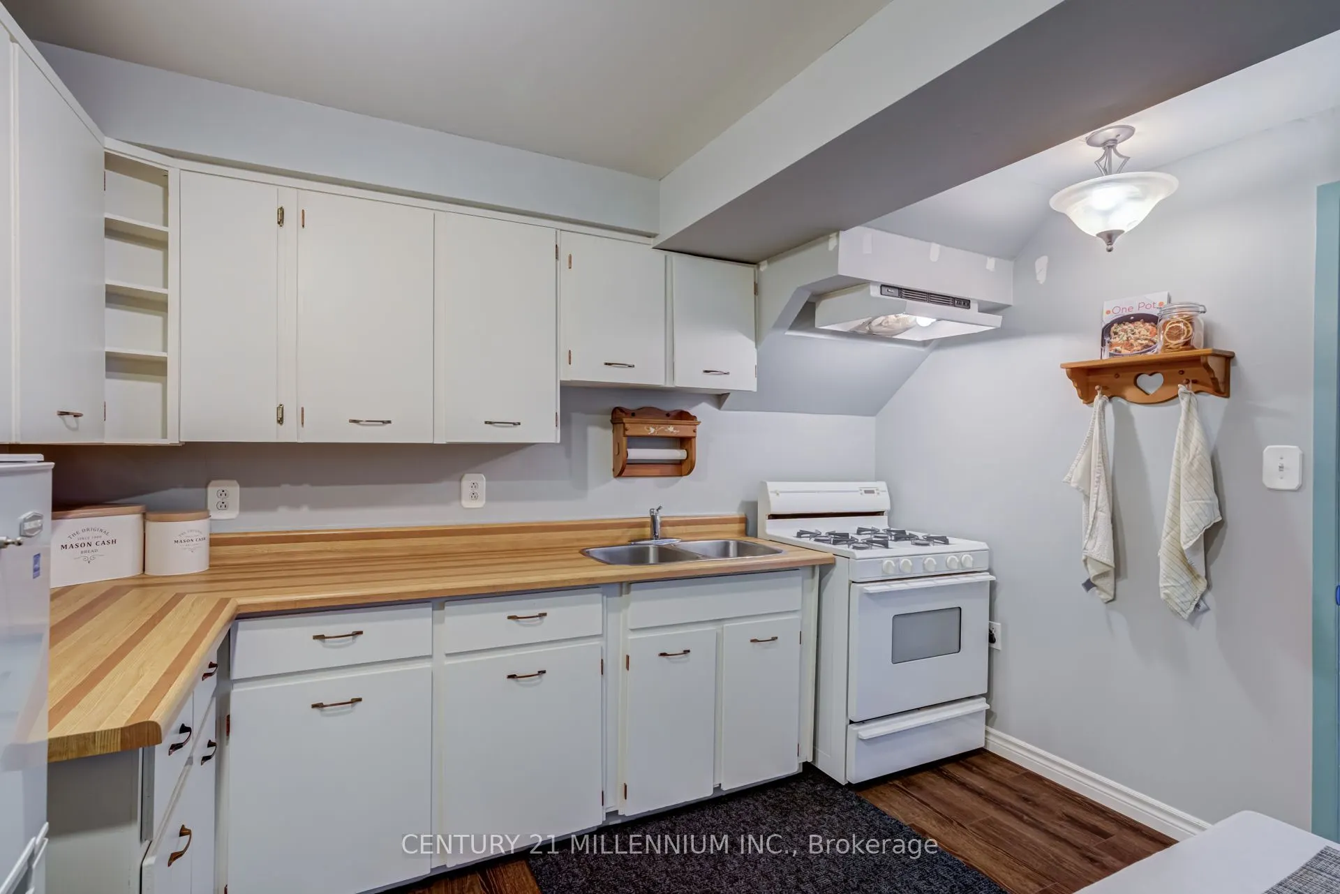 125 Jelly Street N