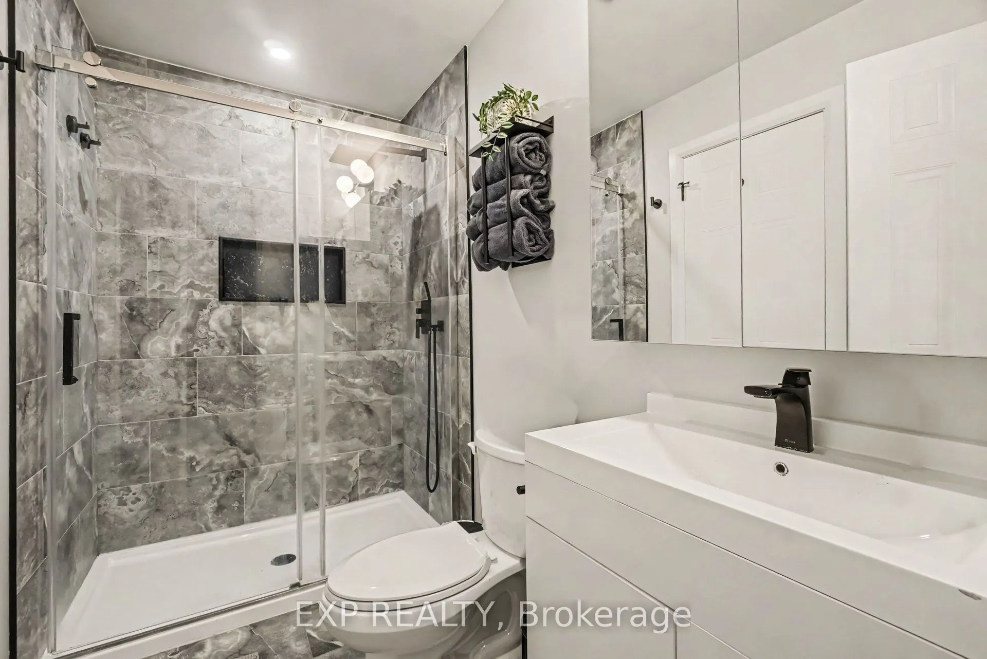 4 Briston Private #1