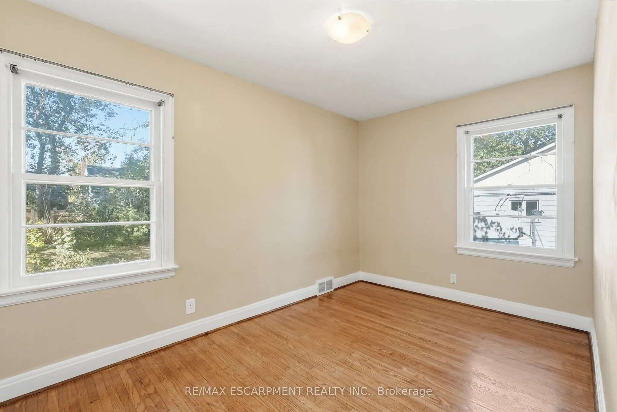 55 Lakeview Avenue