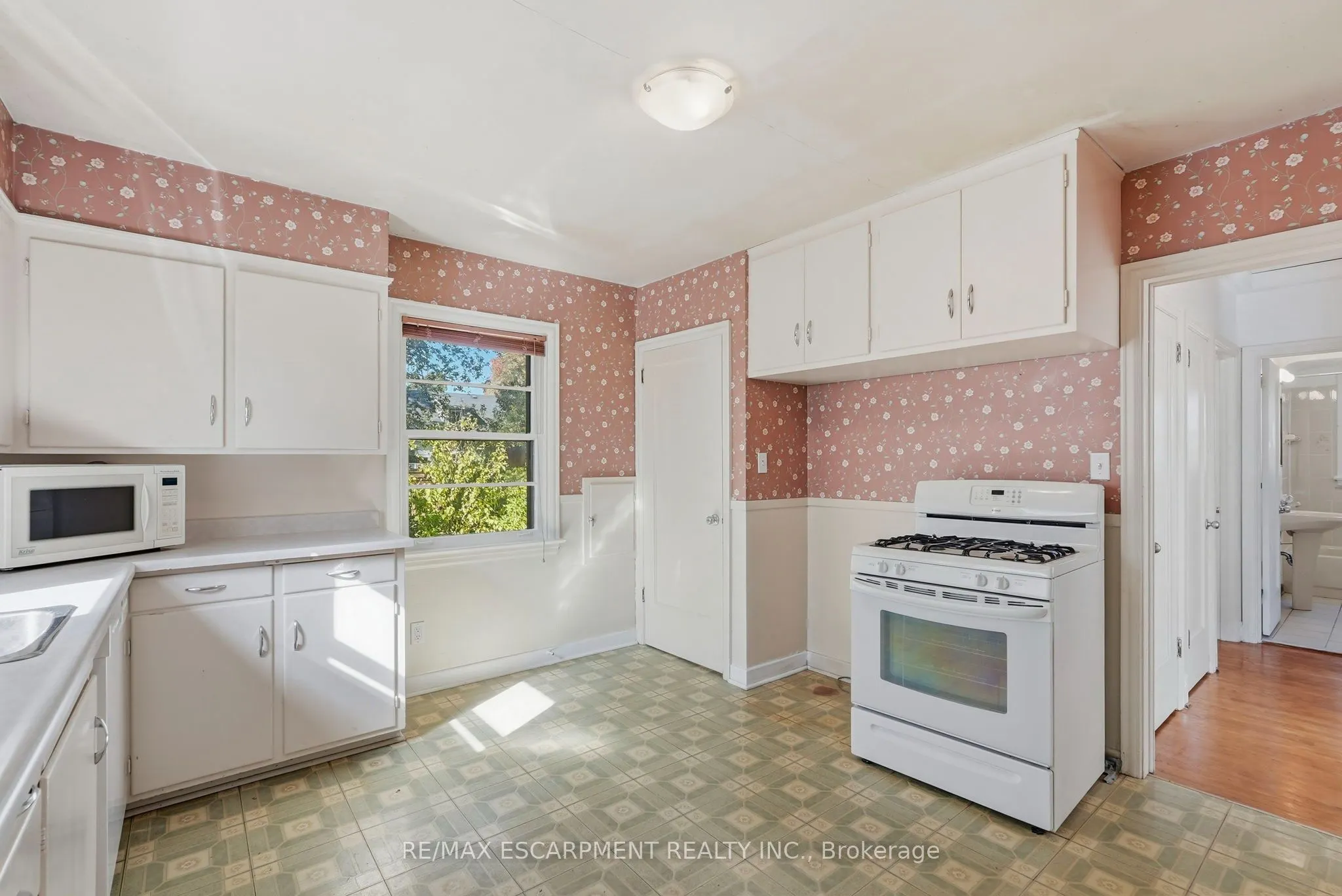 55 Lakeview Avenue