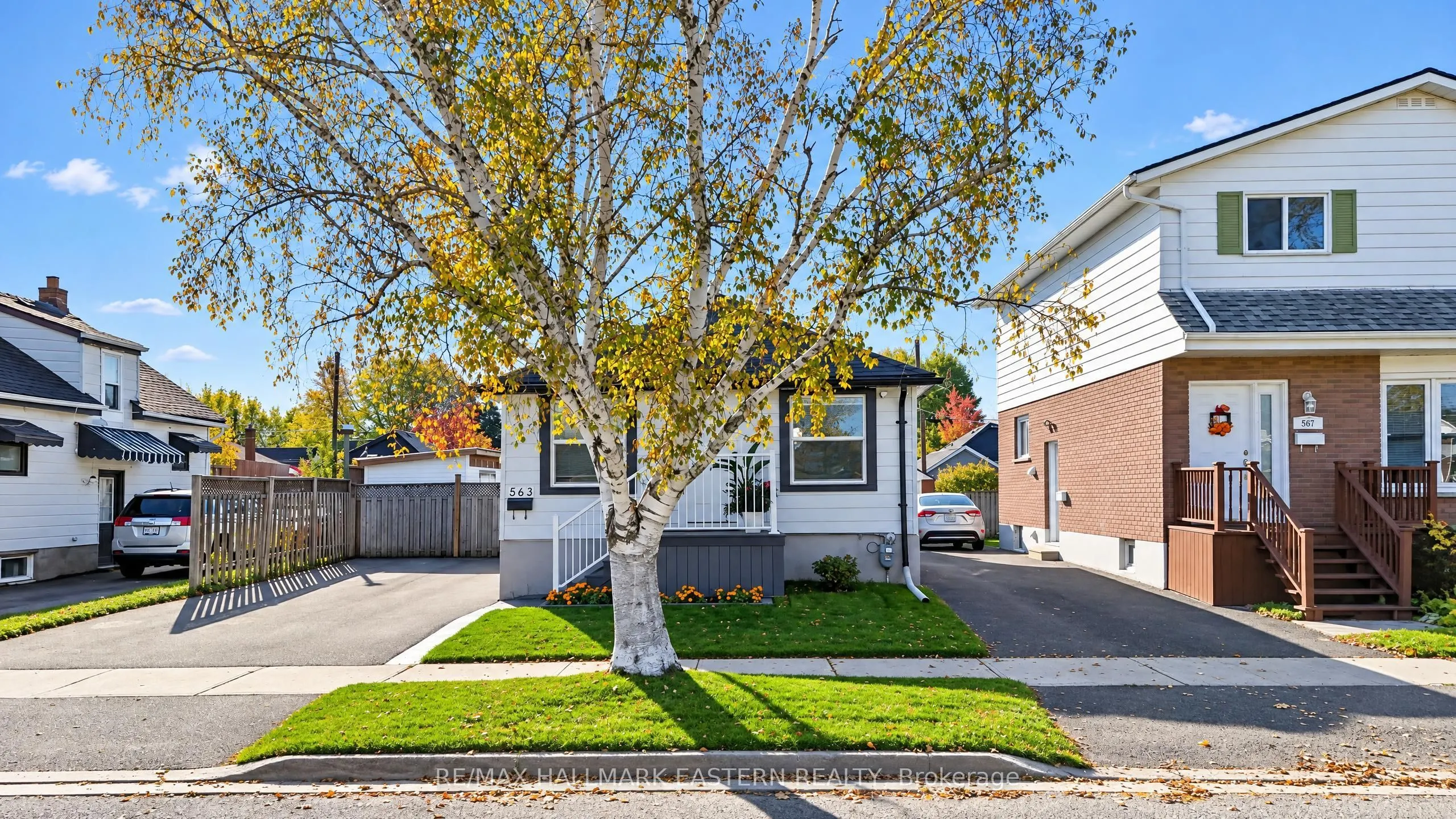 563 Howden Street