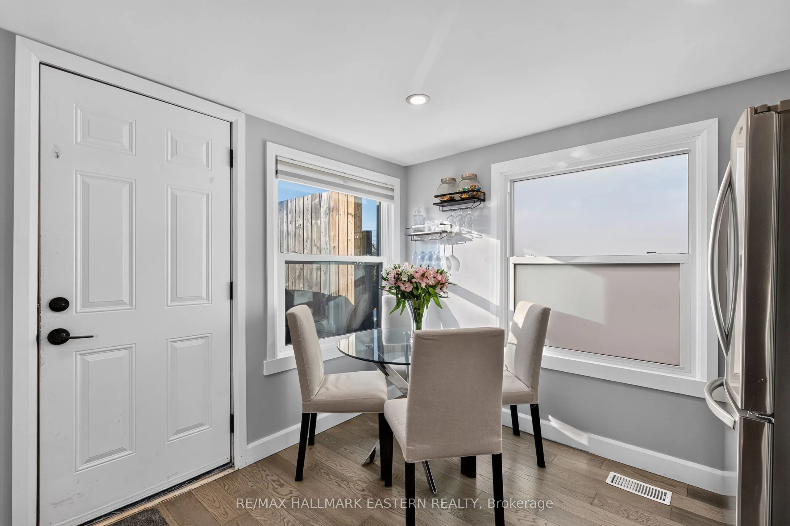 563 Howden Street