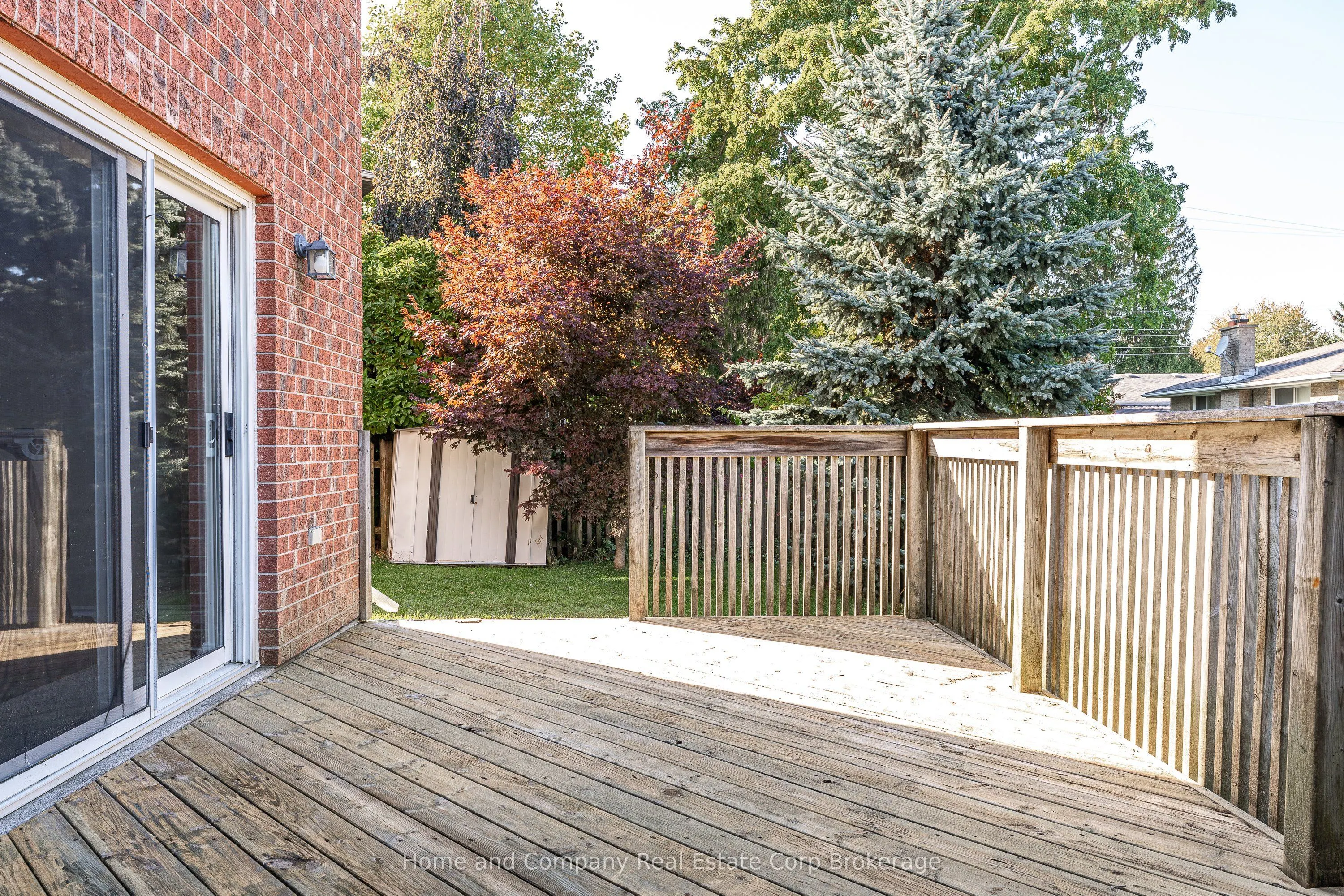 82 Walsh Crescent