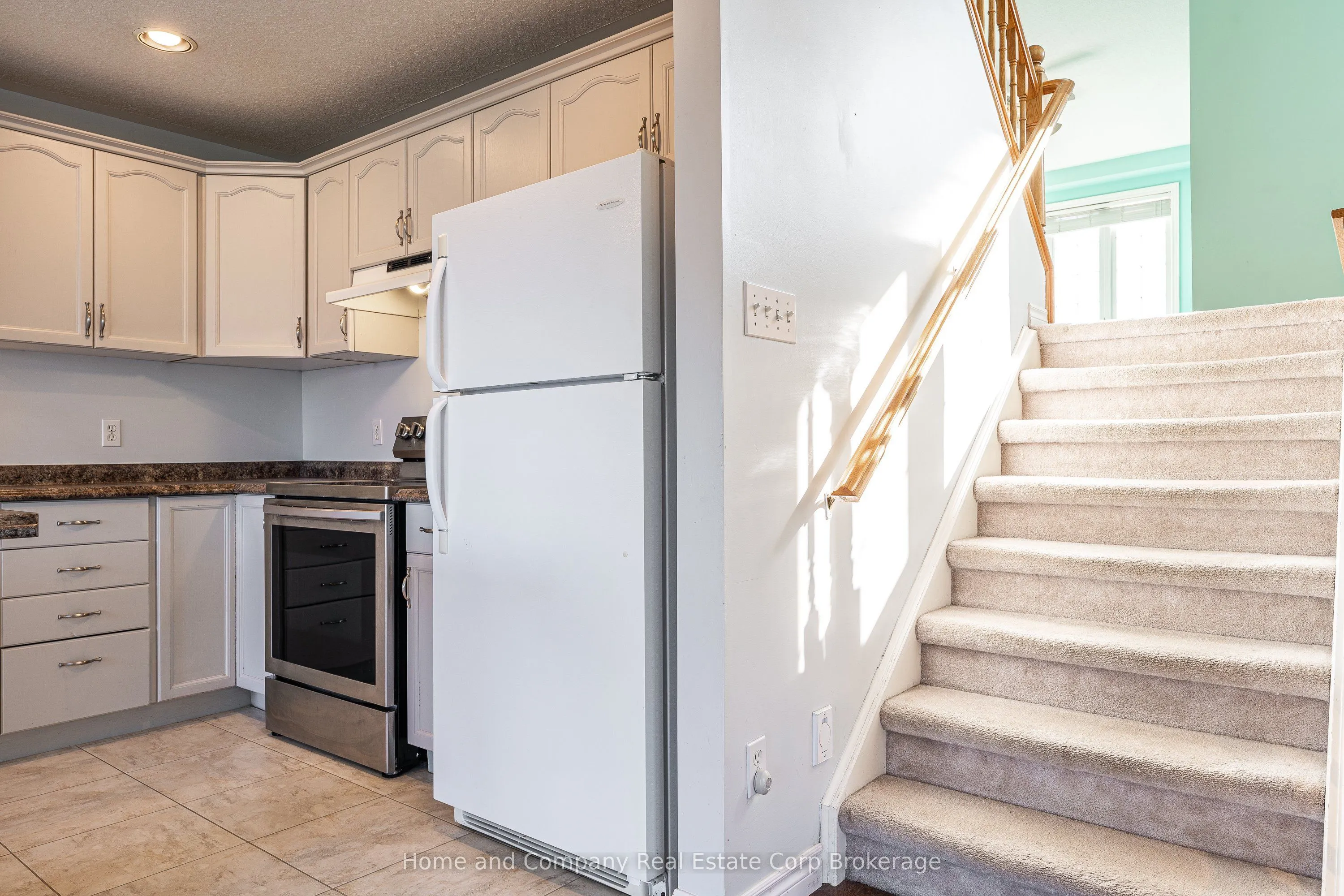 82 Walsh Crescent