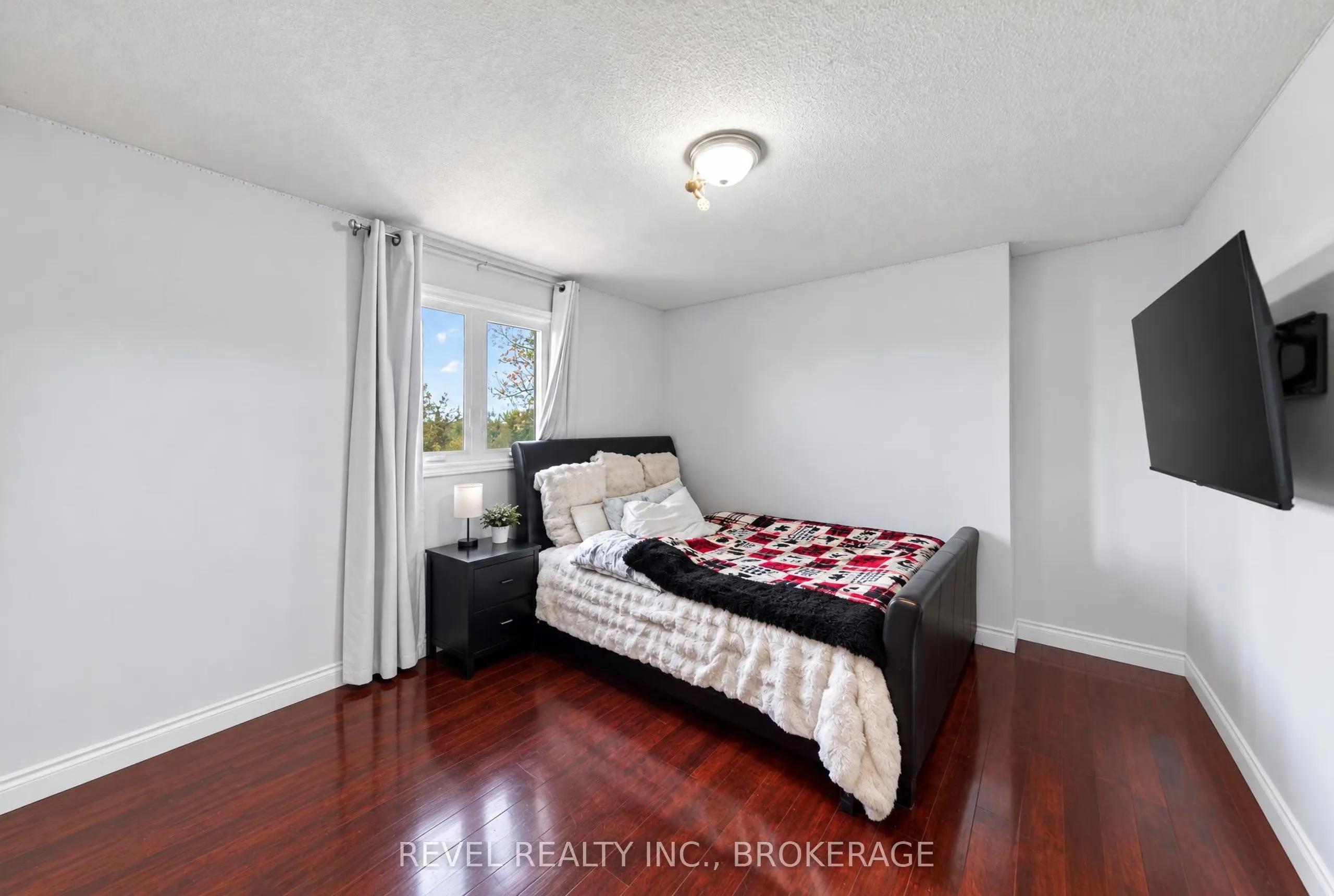 3321 Silverwood Drive