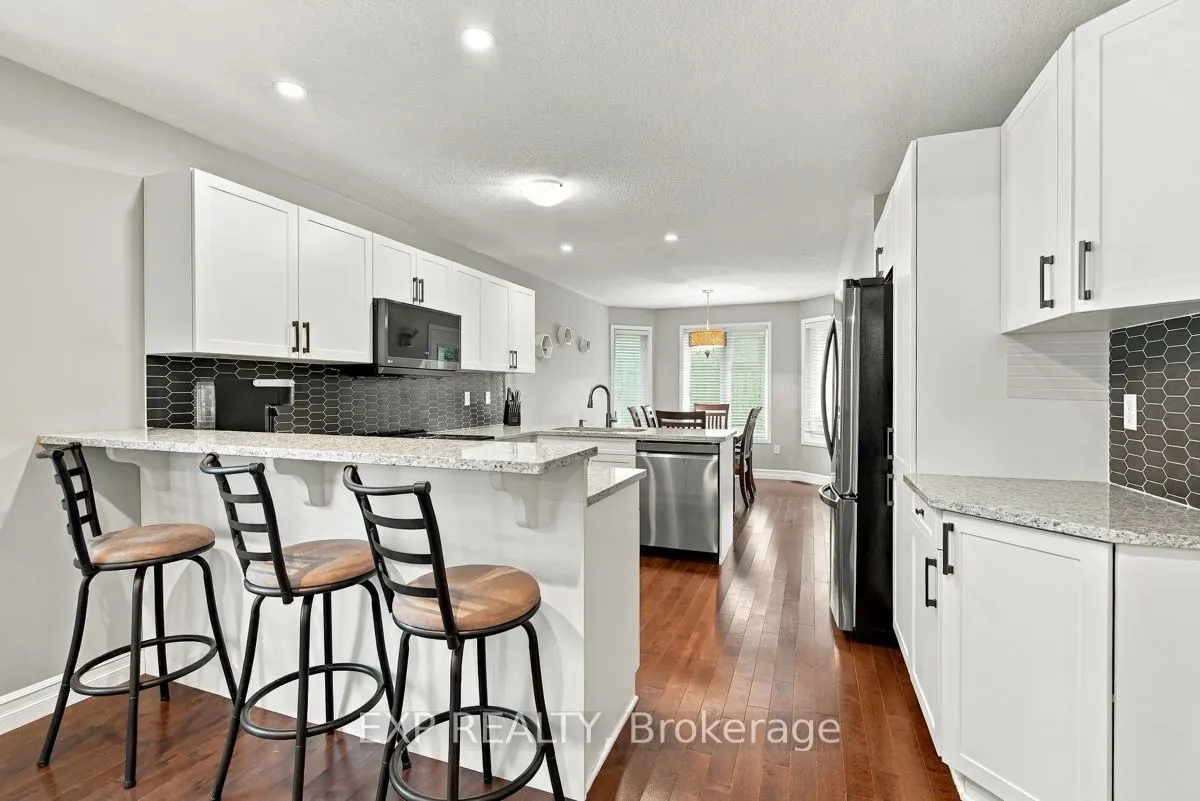 969 Bitterbush Crescent