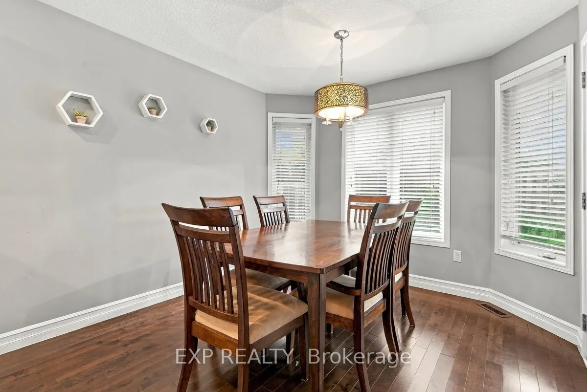 969 Bitterbush Crescent