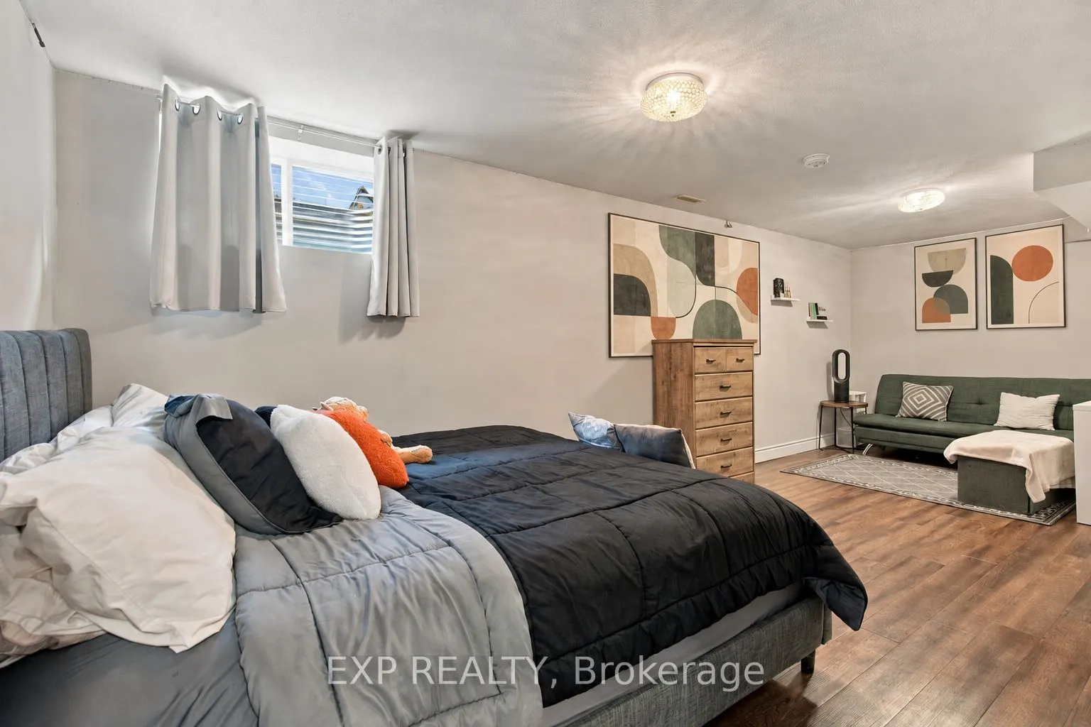 969 Bitterbush Crescent