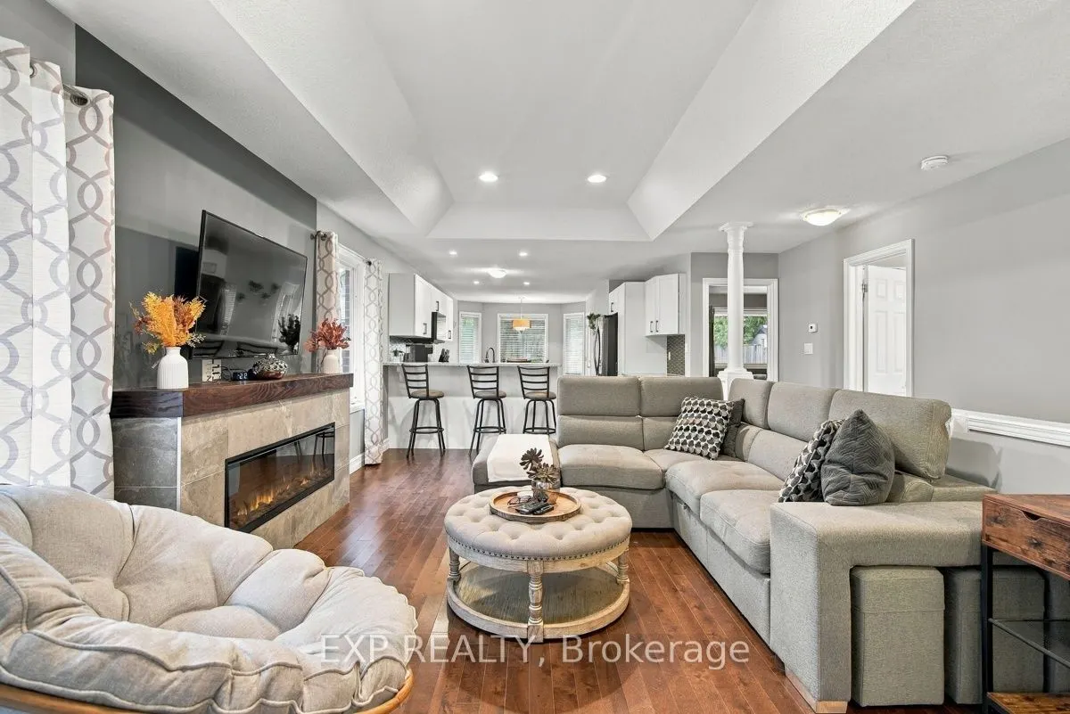 969 Bitterbush Crescent