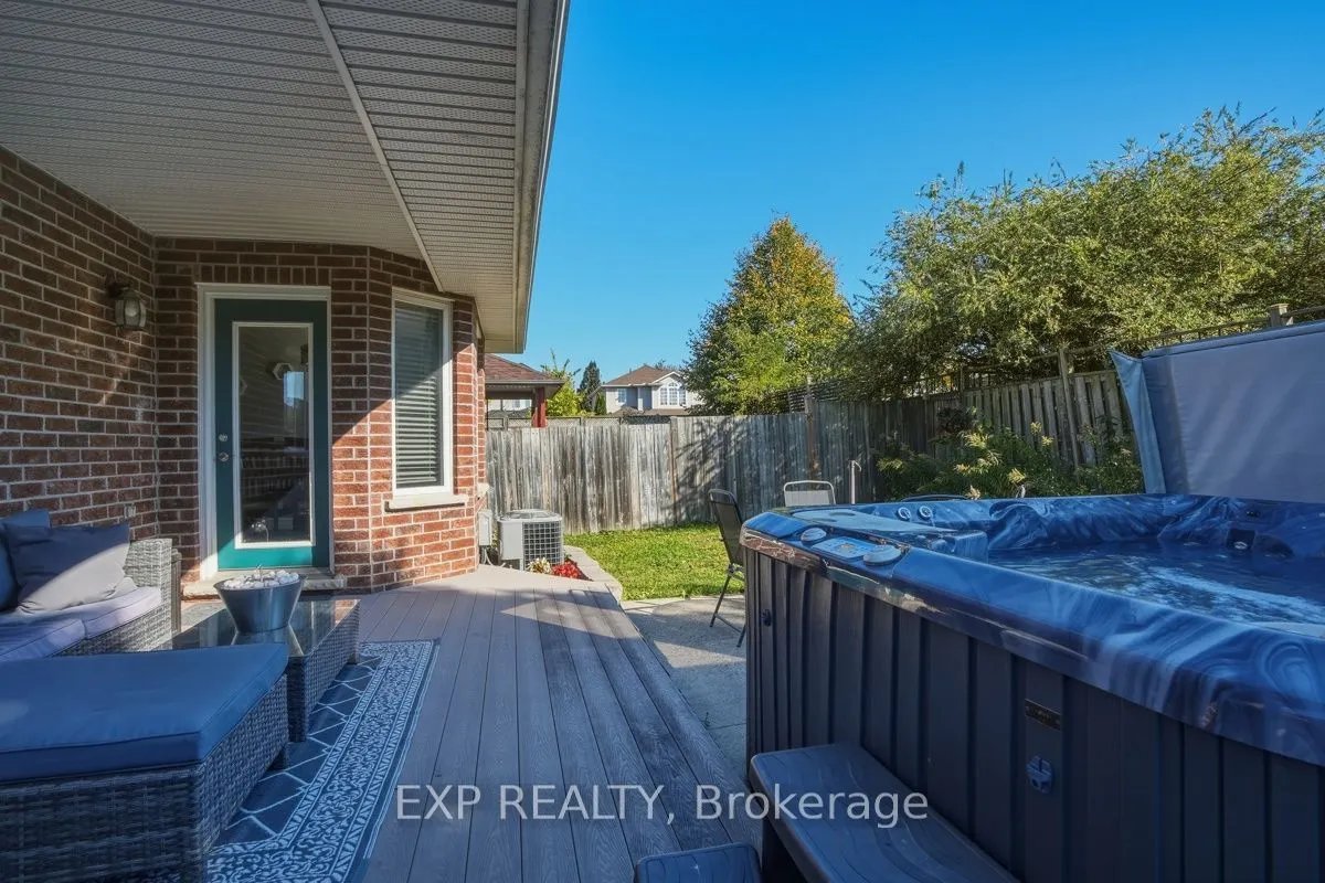 969 Bitterbush Crescent